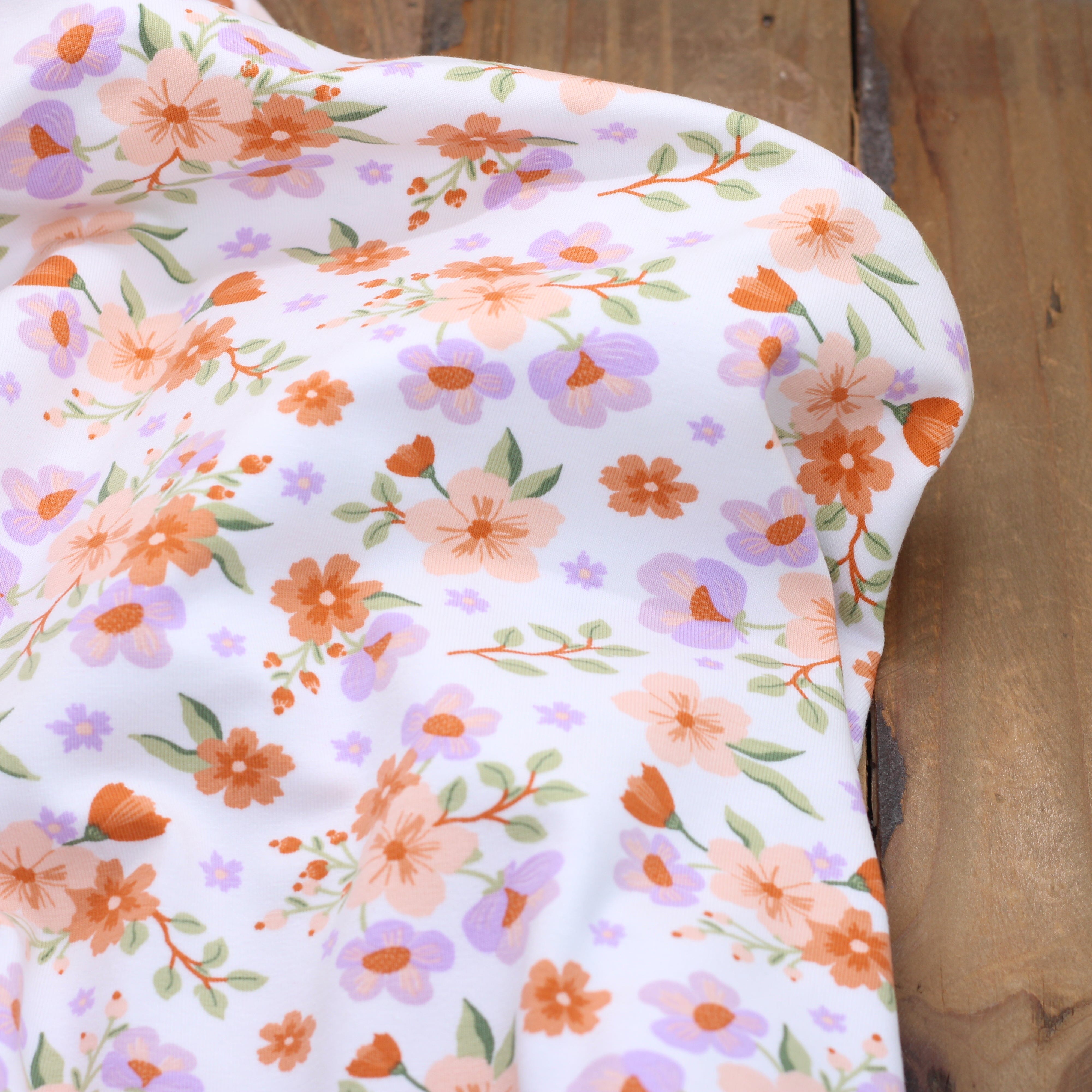 Tissu Jersey de coton BIO Fleuri - AUTUMN FLOWER - Blanc - POPPY DESIGNED (Vendu x10cm) Tissus POPPY Designed For You | Gaspard et Léonie Tissus en ligne et Mercerie à Toulouse