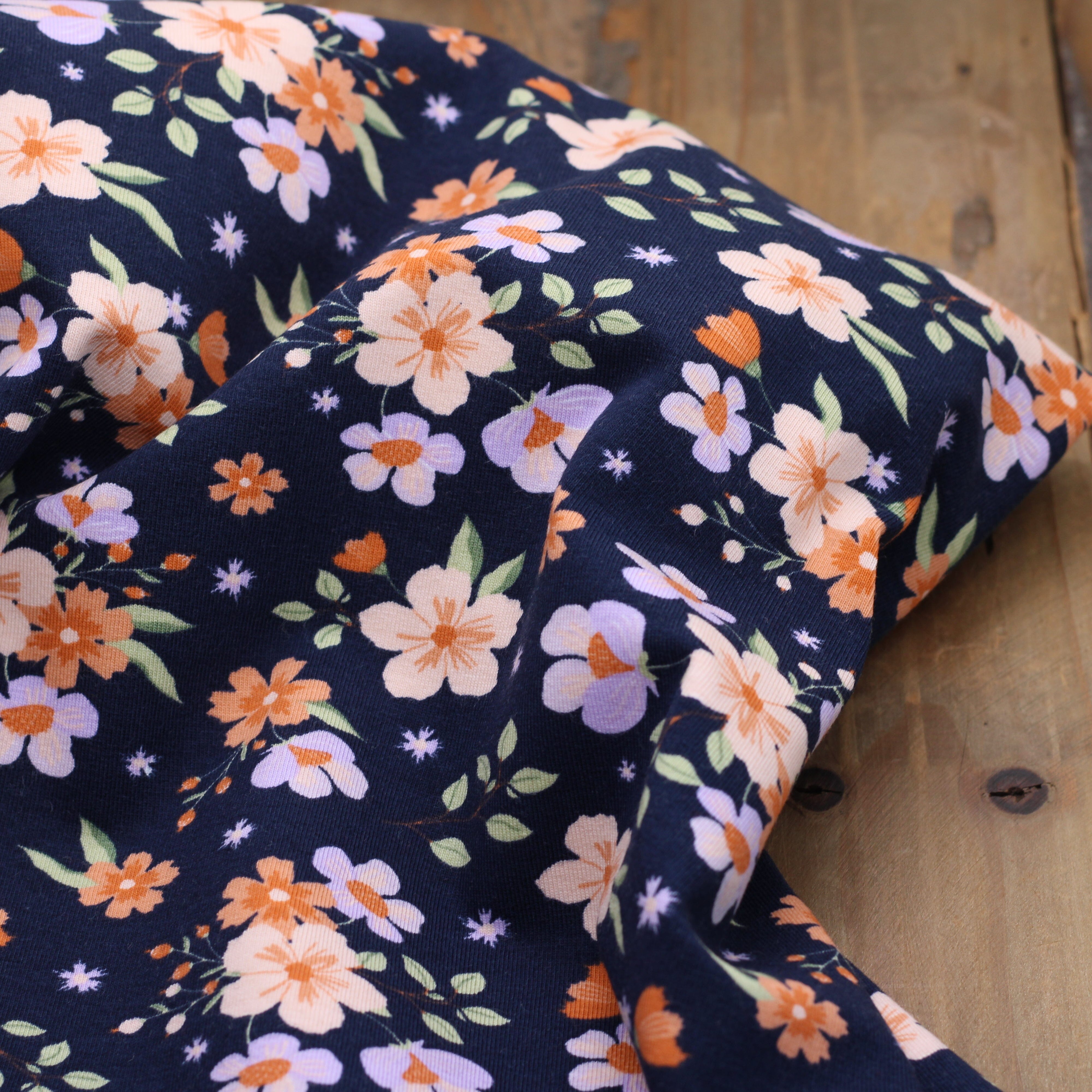 Tissu Jersey de coton BIO Fleuri - AUTUMN FLOWER - Bleu Marine - POPPY DESIGNED (Vendu x10cm) Tissus POPPY Designed For You | Gaspard et Léonie Tissus en ligne et Mercerie à Toulouse