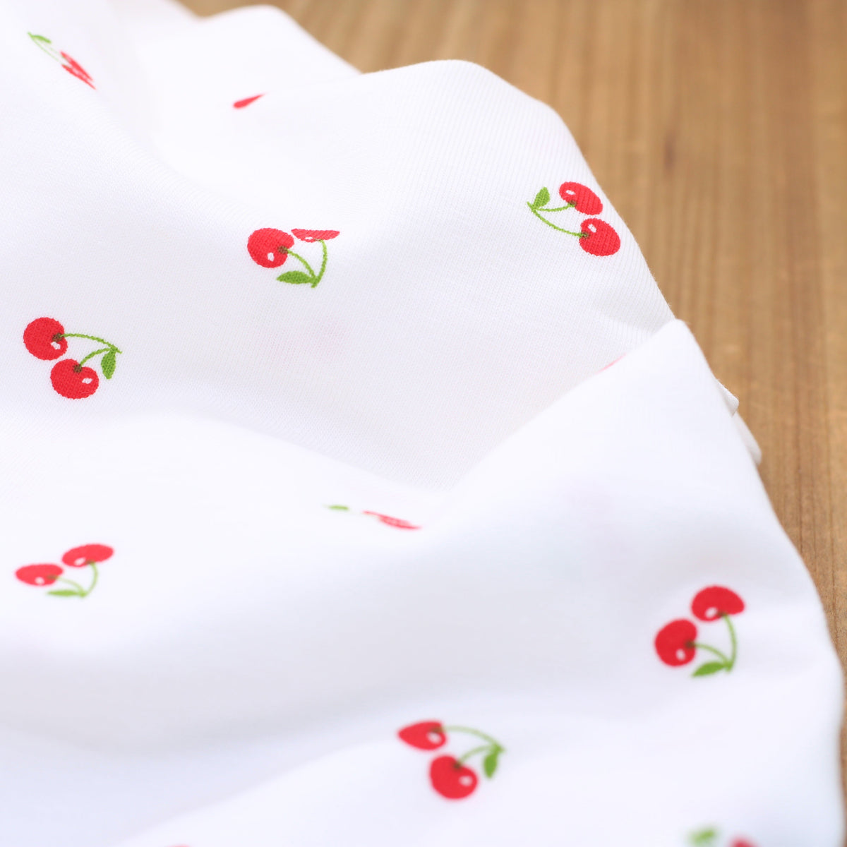 Tissu Jersey de coton - CERISES - Rouge/Blanc (vendu x10cm) Tissus Sélection Gaspard & Léonie | Gaspard et Léonie Tissus en ligne et Mercerie à Toulouse