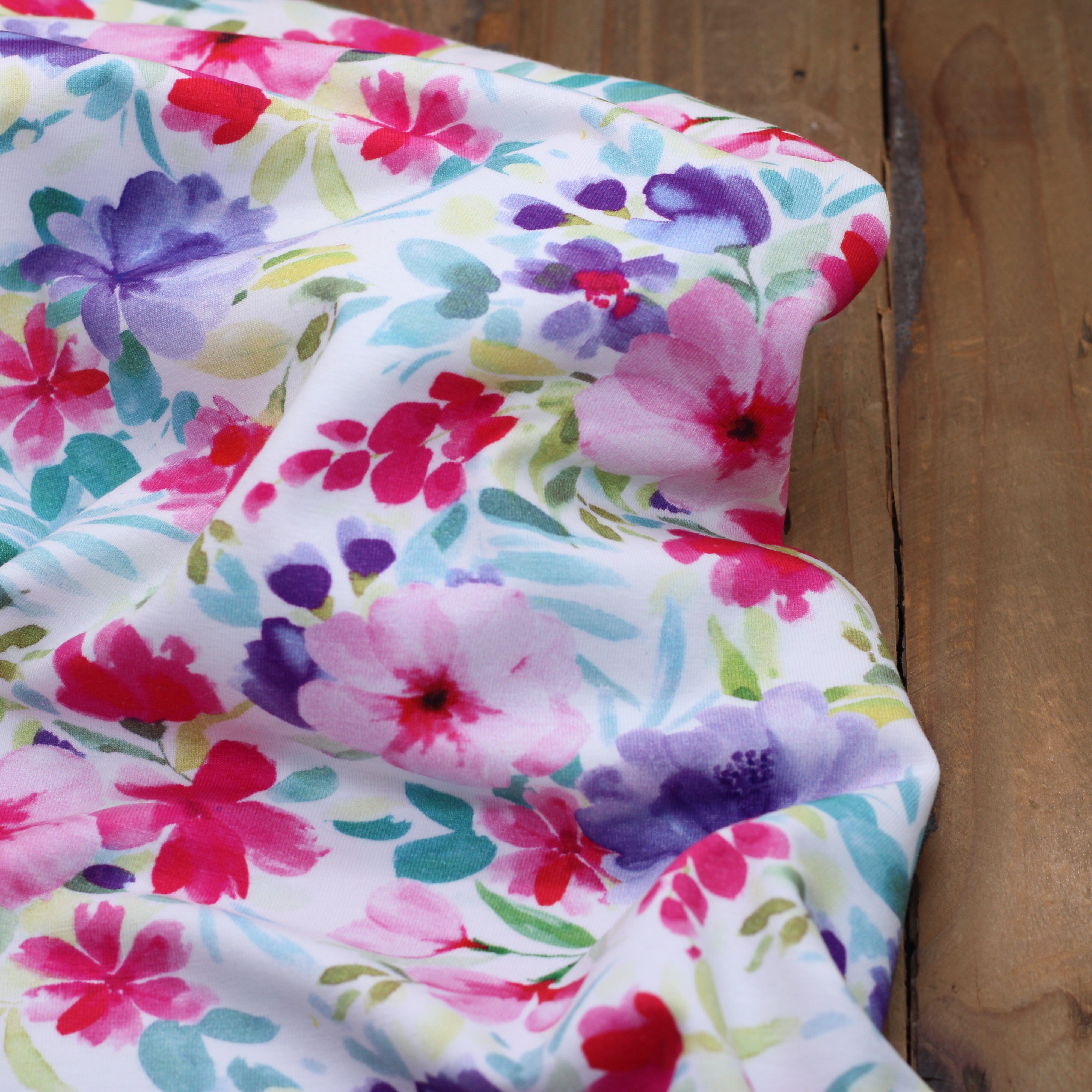 Tissu Jersey de coton Fleuri - Blanc - POPPY DESIGNED (Vendu x10cm) Tissus POPPY Designed For You | Gaspard et Léonie Tissus en ligne et Mercerie à Toulouse