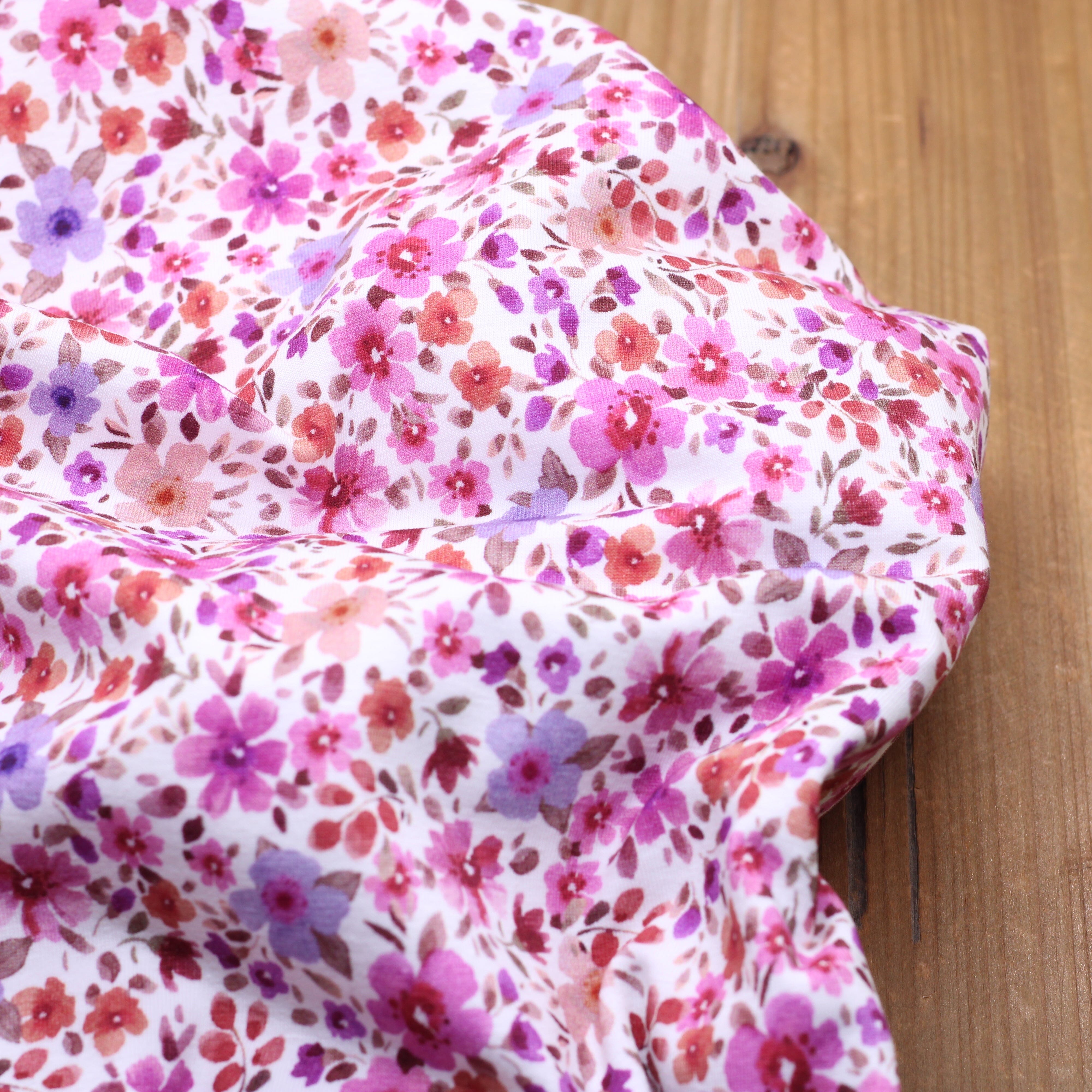 Tissu Jersey de coton Fleuri - FUSCHIA FLOWERS- Blanc - POPPY DESIGNED (Vendu x10cm) Tissus POPPY Designed For You | Gaspard et Léonie Tissus en ligne et Mercerie à Toulouse