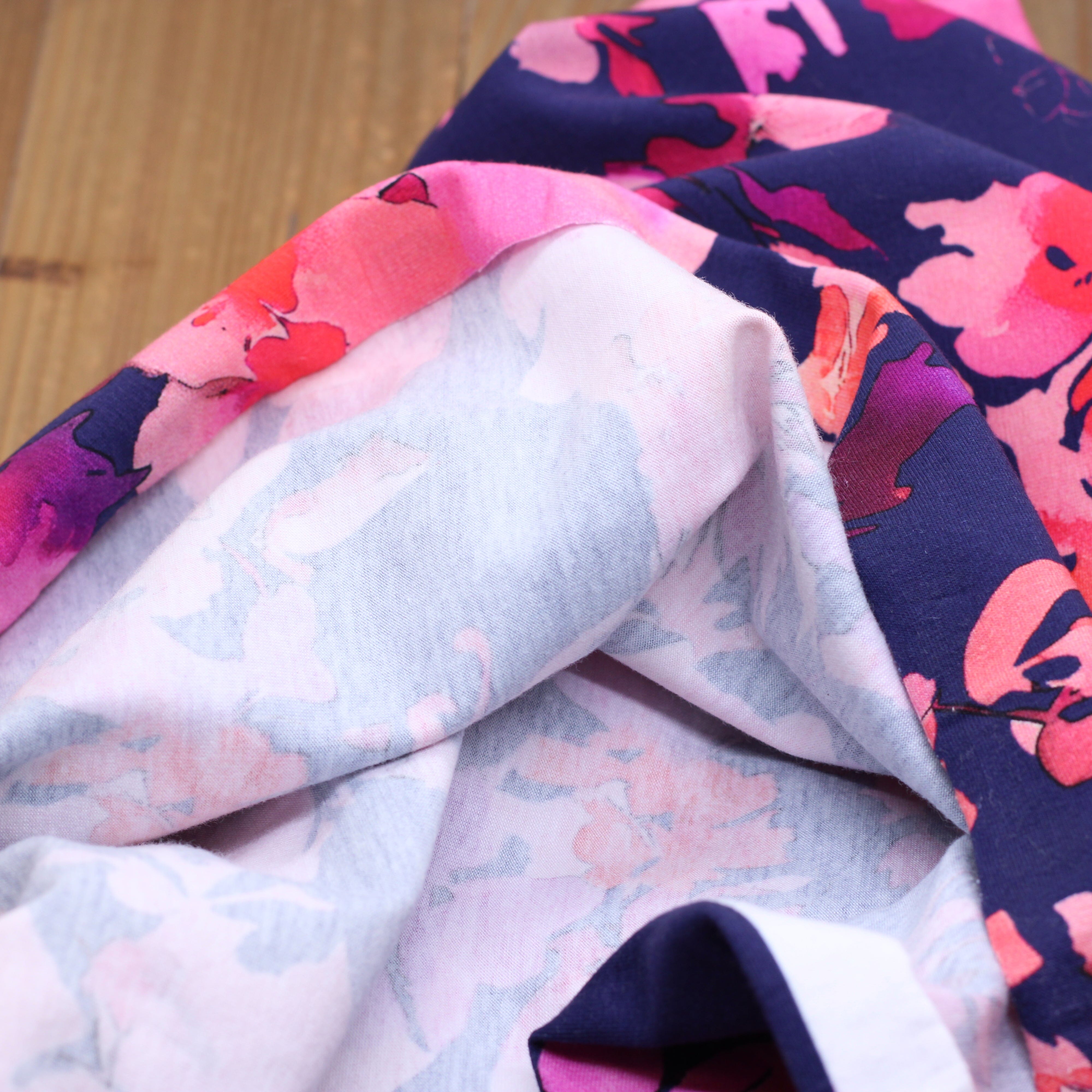 Tissu Jersey de coton Fleuri - Rose/Bleu marine - POPPY DESIGNED (Vendu x10cm) Tissus POPPY Designed For You | Gaspard et Léonie Tissus en ligne et Mercerie à Toulouse