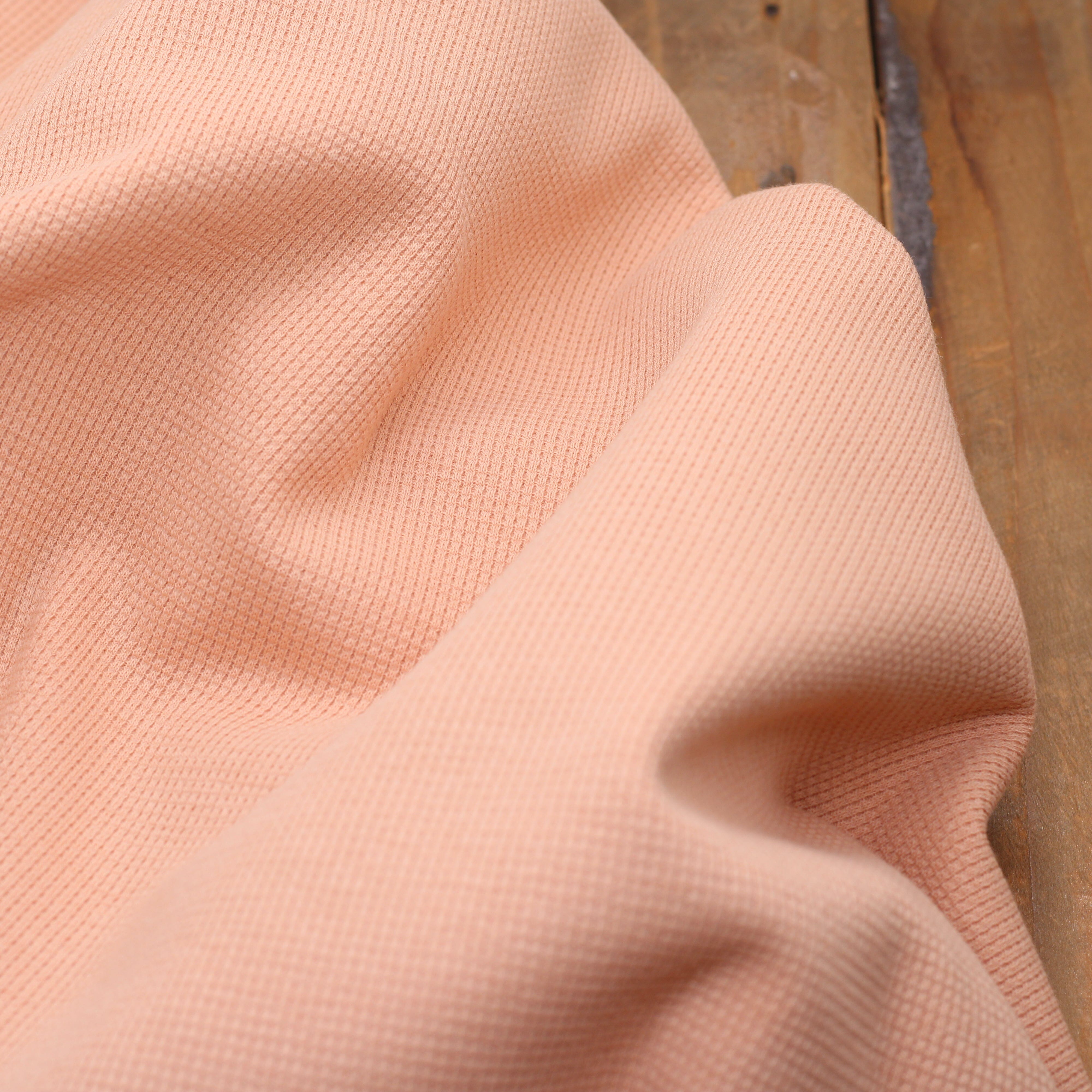 Tissu Jersey de coton gaufré - Saumon (Vendu x10cm) Tissus Sélection Gaspard & Léonie | Gaspard et Léonie Tissus en ligne et Mercerie à Toulouse