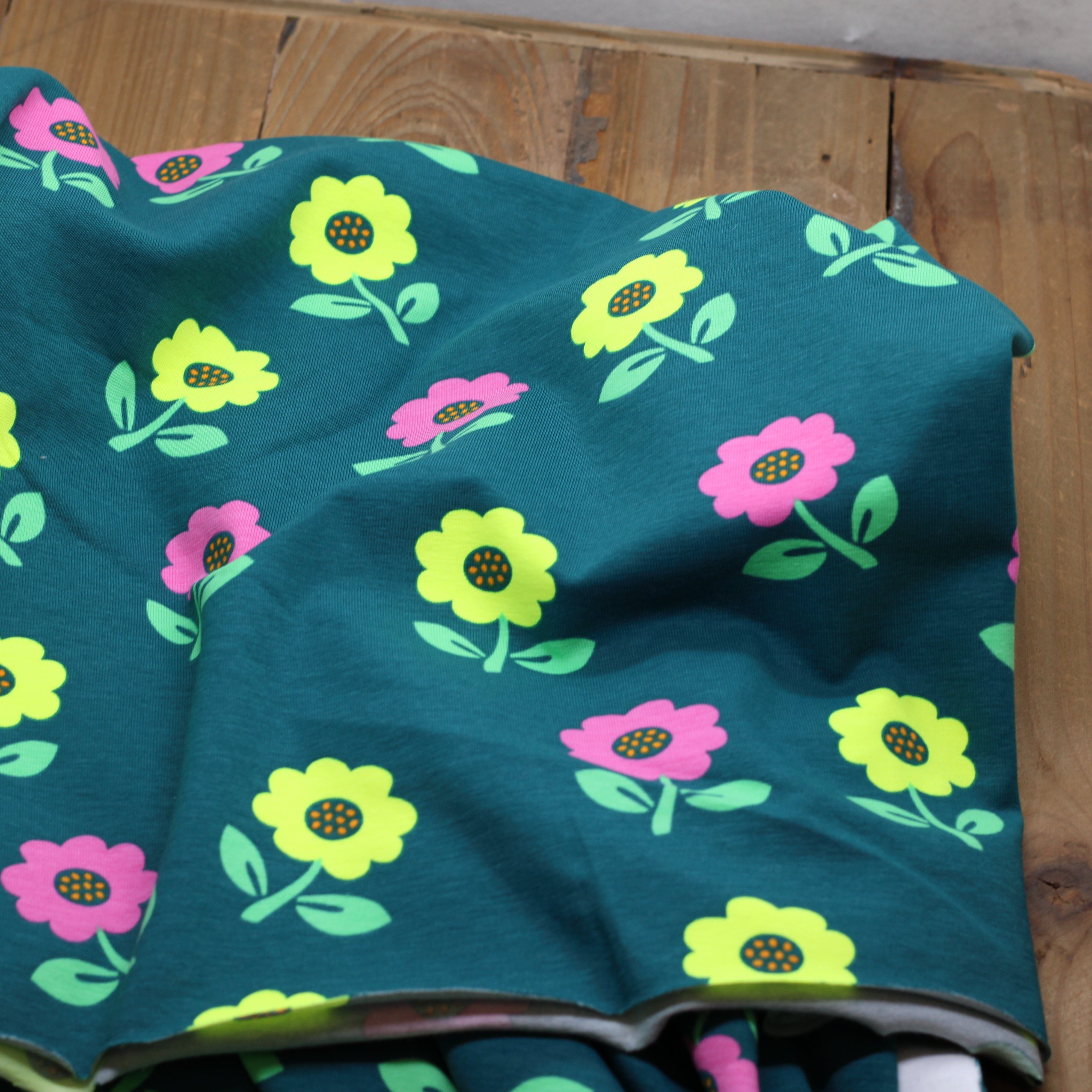 Tissu Jersey de coton - NEON FLOWERS - Vert - POPPY DESIGNED (Vendu x10cm) Tissus POPPY Designed For You | Gaspard et Léonie Tissus en ligne et Mercerie à Toulouse