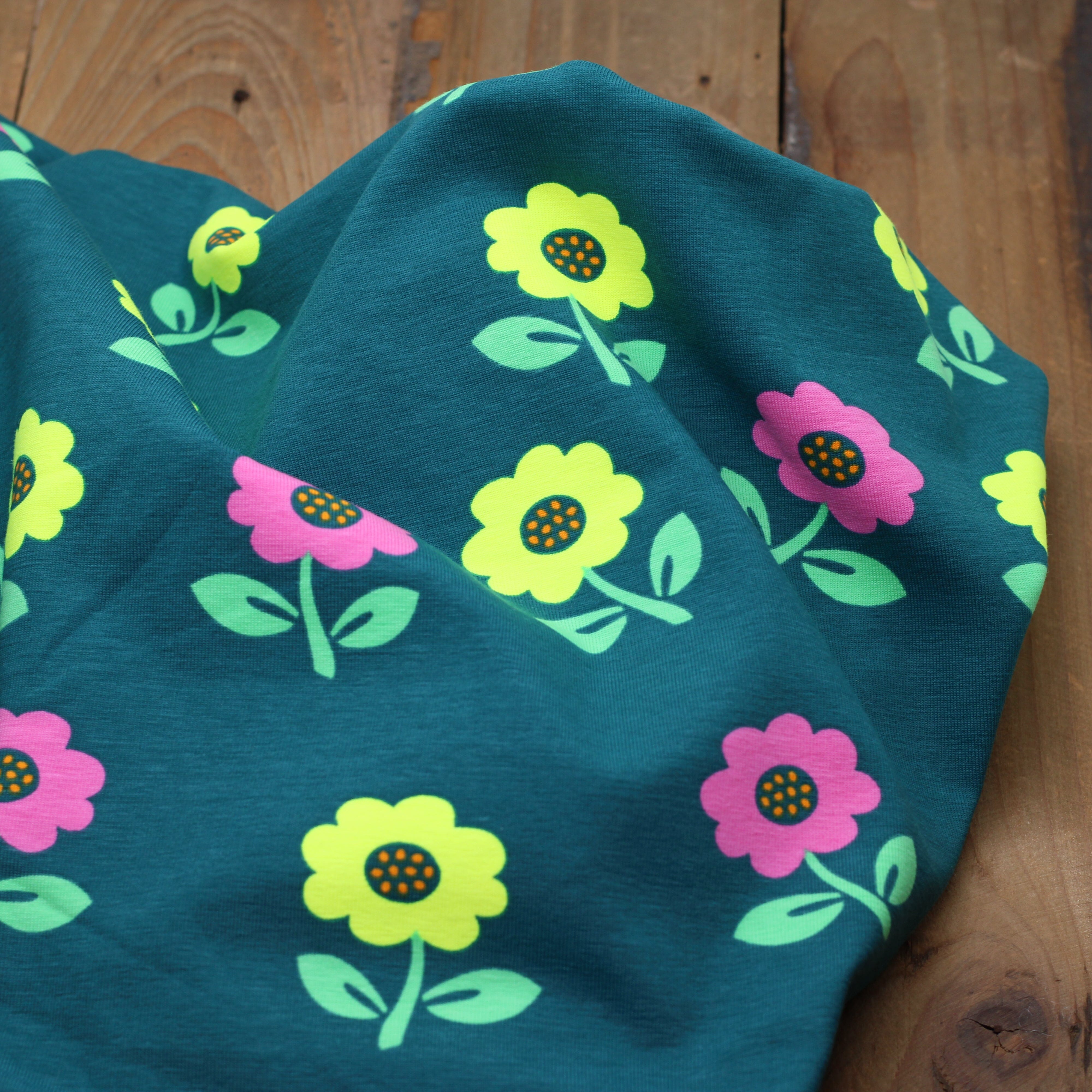 Tissu Jersey de coton - NEON FLOWERS - Vert - POPPY DESIGNED (Vendu x10cm) Tissus POPPY Designed For You | Gaspard et Léonie Tissus en ligne et Mercerie à Toulouse
