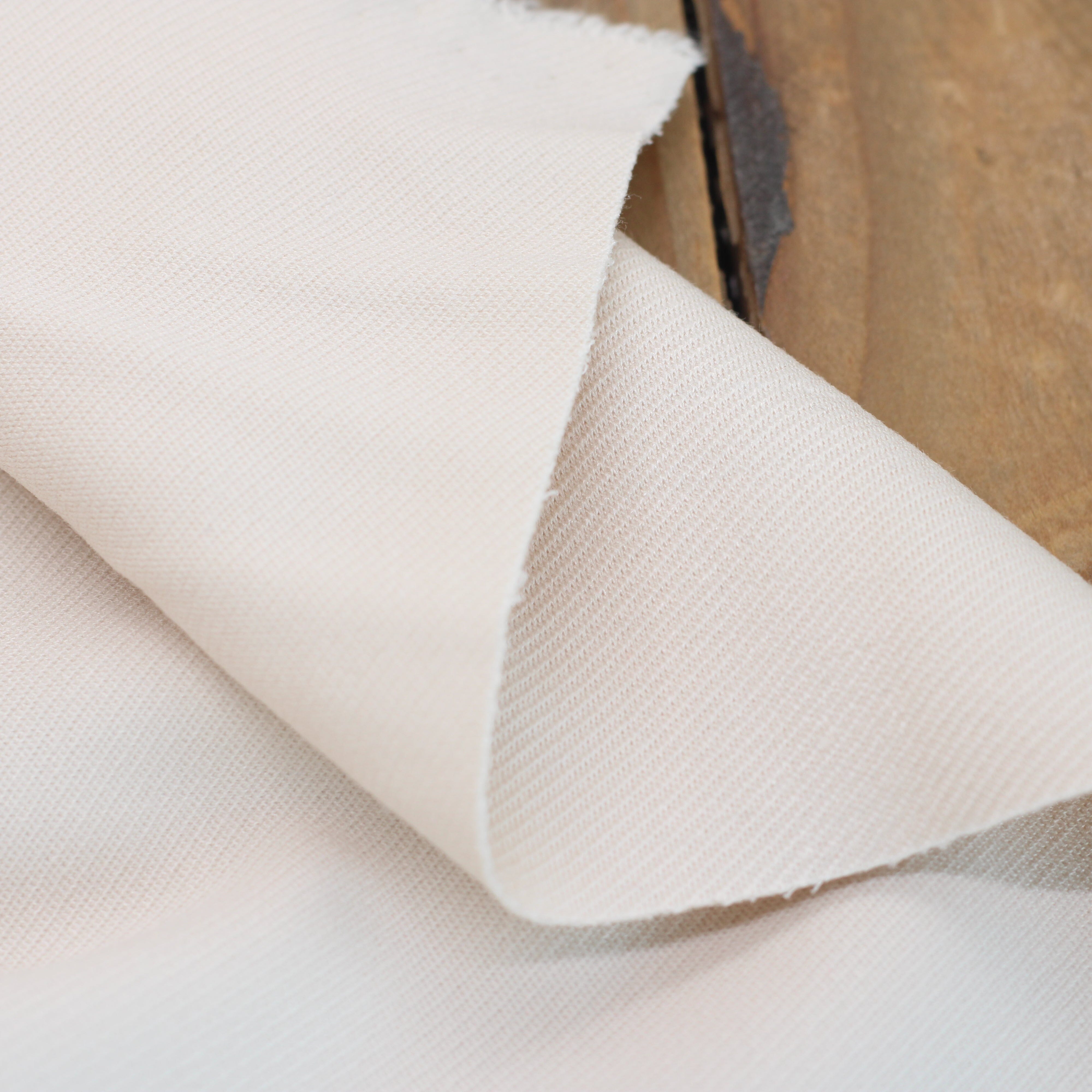 Tissu Jersey Milano Twill uni - Ecru (Vendu x10cm) Tissus L'atelier de Gaspard et Léonie | Gaspard et Léonie Tissus en ligne et Mercerie à Toulouse