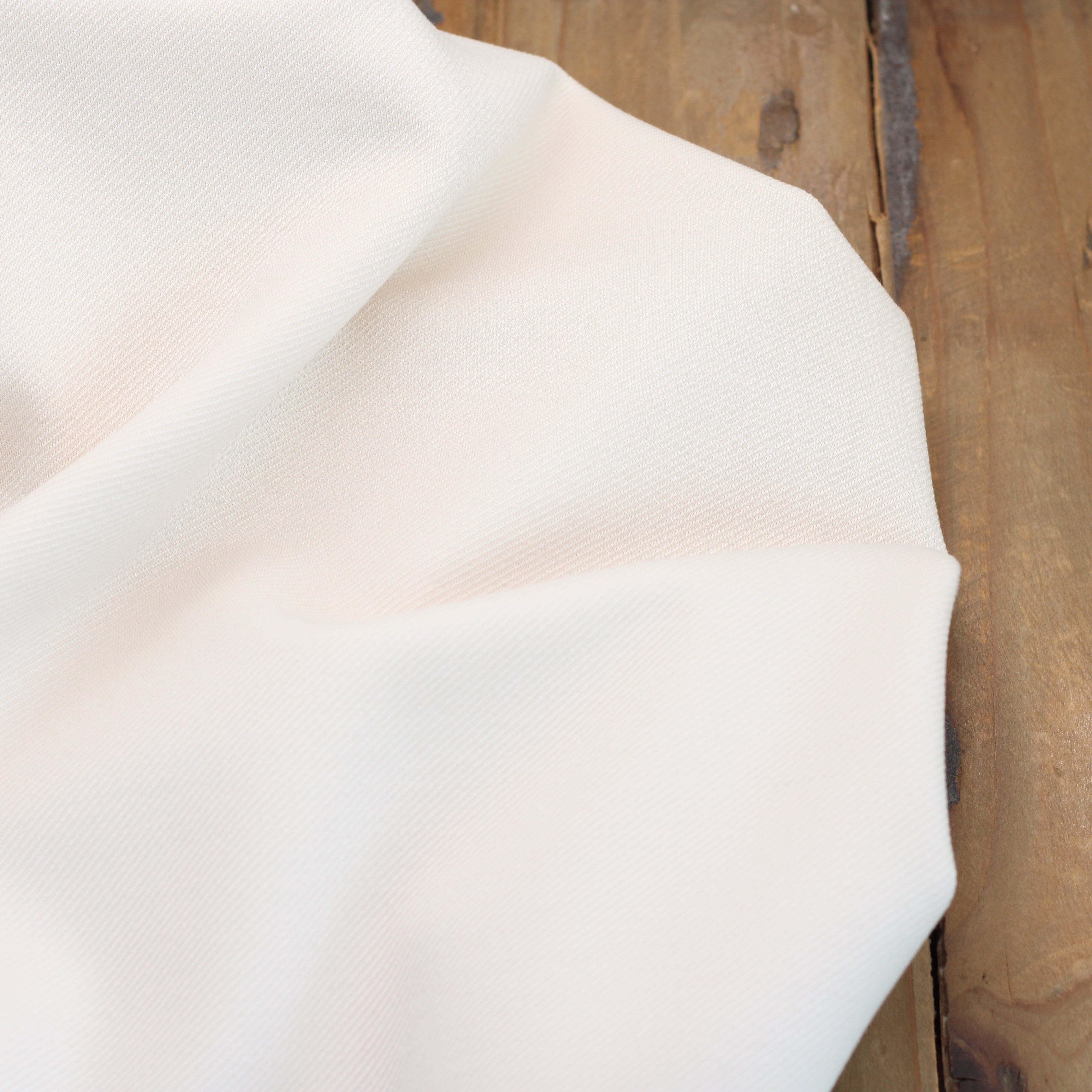 Tissu Jersey Milano Twill uni - Ecru (Vendu x10cm) Tissus L'atelier de Gaspard et Léonie | Gaspard et Léonie Tissus en ligne et Mercerie à Toulouse