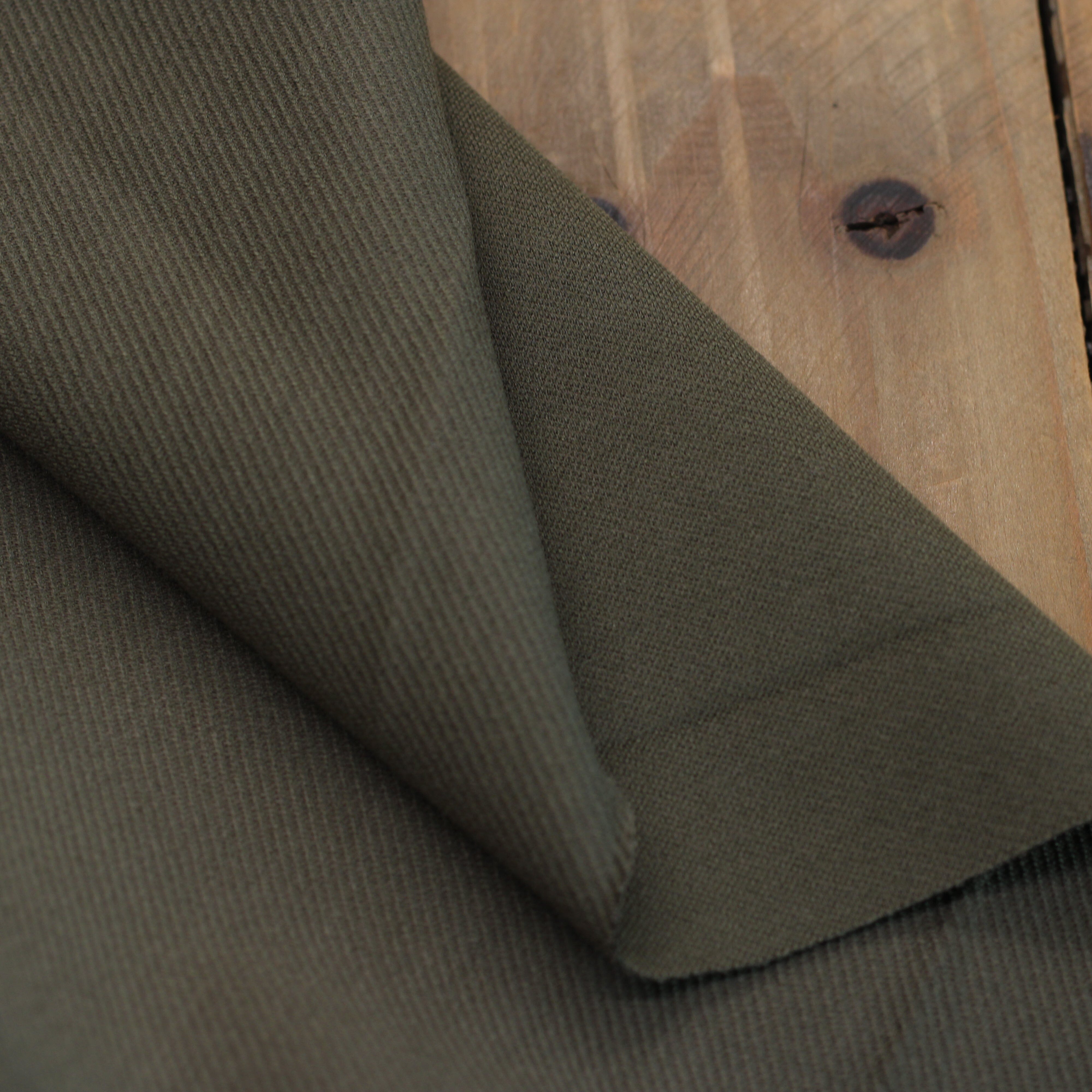 Tissu Jersey Milano Twill uni - Kaki (Vendu x10cm) Tissus L'atelier de Gaspard et Léonie | Gaspard et Léonie Tissus en ligne et Mercerie à Toulouse