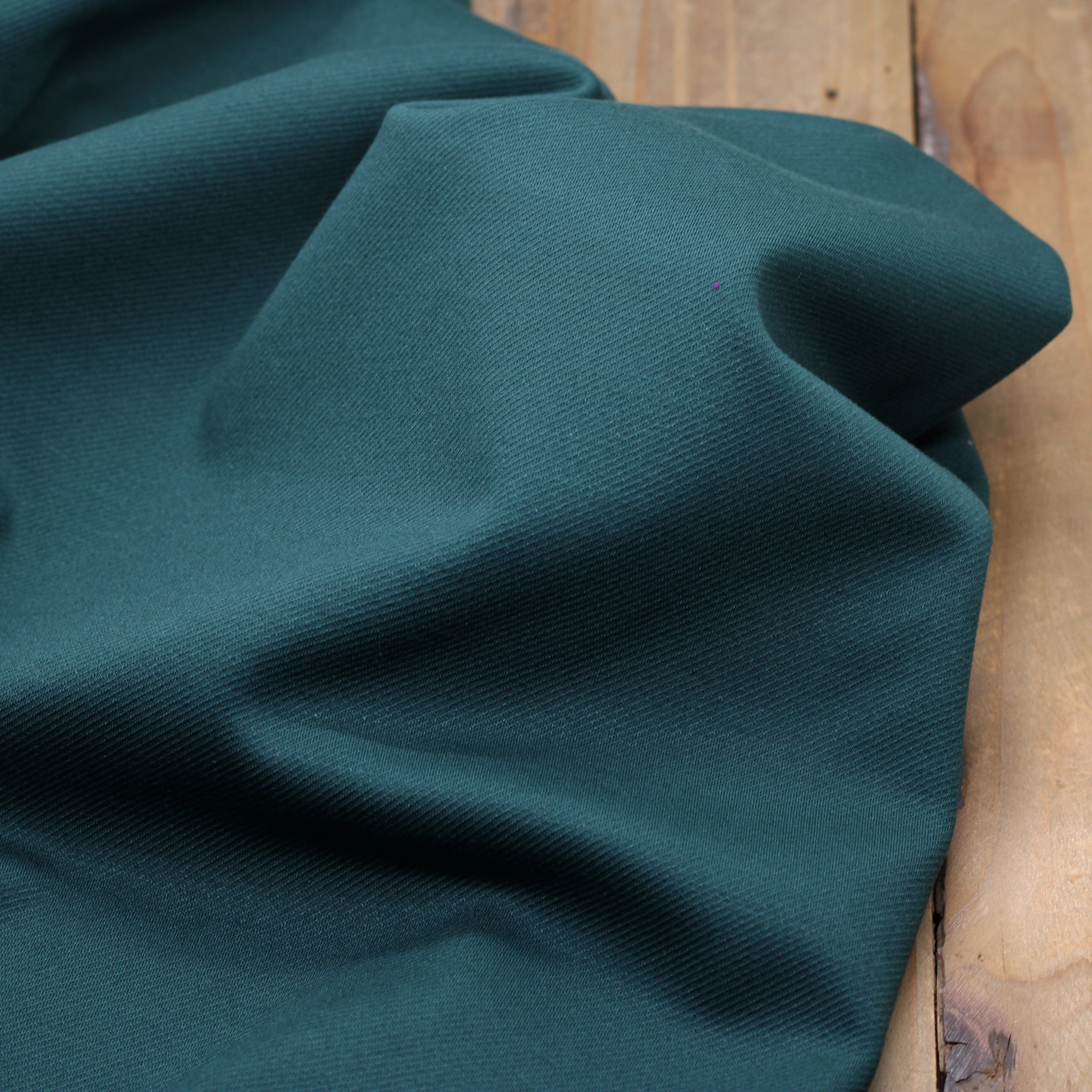 Tissu Jersey Milano Twill uni - Vert sapin (Vendu x10cm) Tissus L'atelier de Gaspard et Léonie | Gaspard et Léonie Tissus en ligne et Mercerie à Toulouse