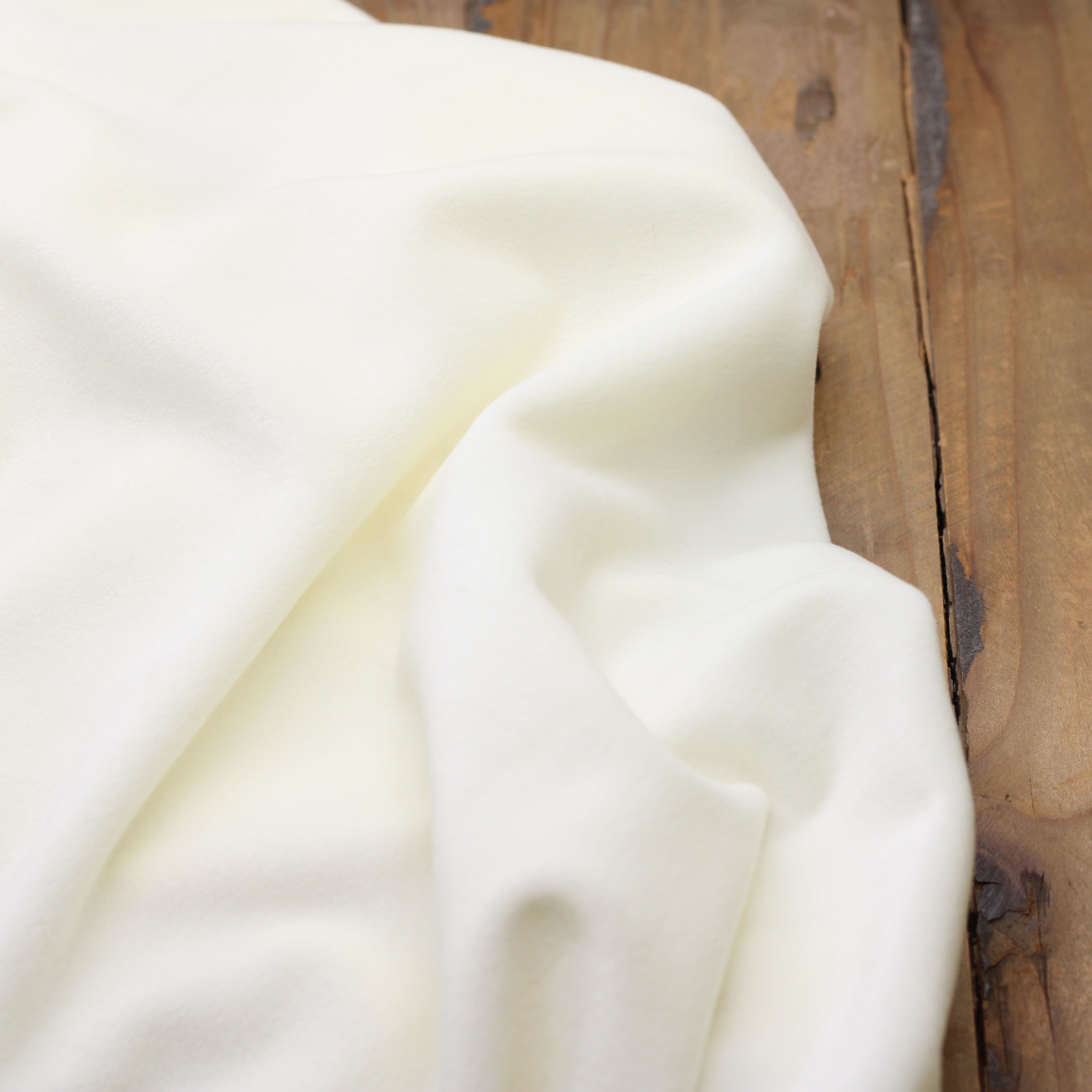 Tissu Jersey velours Ras - Ecru (Vendu x10cm) Tissus Sélection Gaspard & Léonie | Gaspard et Léonie Tissus en ligne et Mercerie à Toulouse