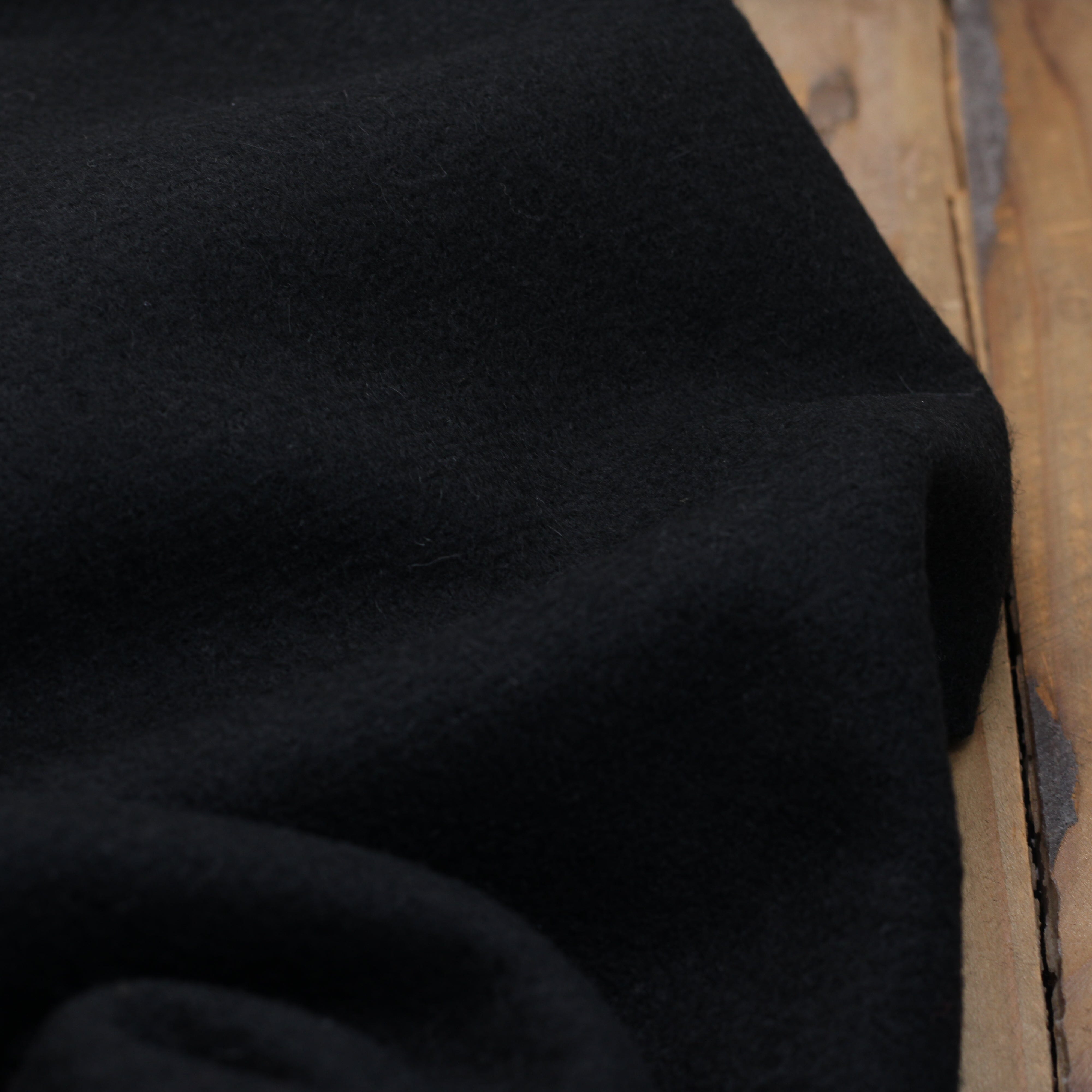 Tissu Laine Manteaux - Noir (Vendu x10cm) Tissus Sélection Gaspard & Léonie | Gaspard et Léonie Tissus en ligne et Mercerie à Toulouse