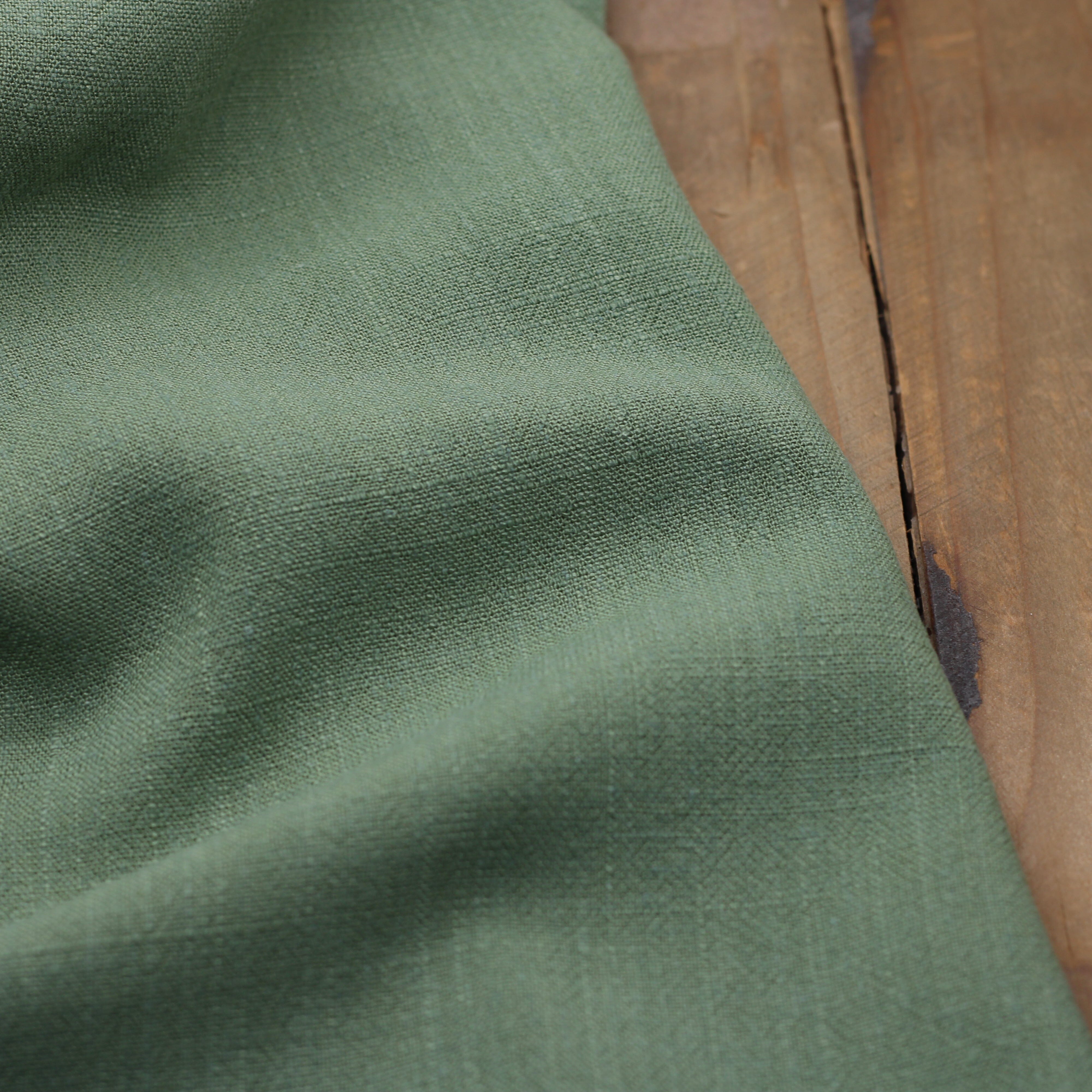 Tissu Lin Viscose Uni - Vert (Vendu x10cm) Tissus Sélection Gaspard & Léonie | Gaspard et Léonie Tissus en ligne et Mercerie à Toulouse