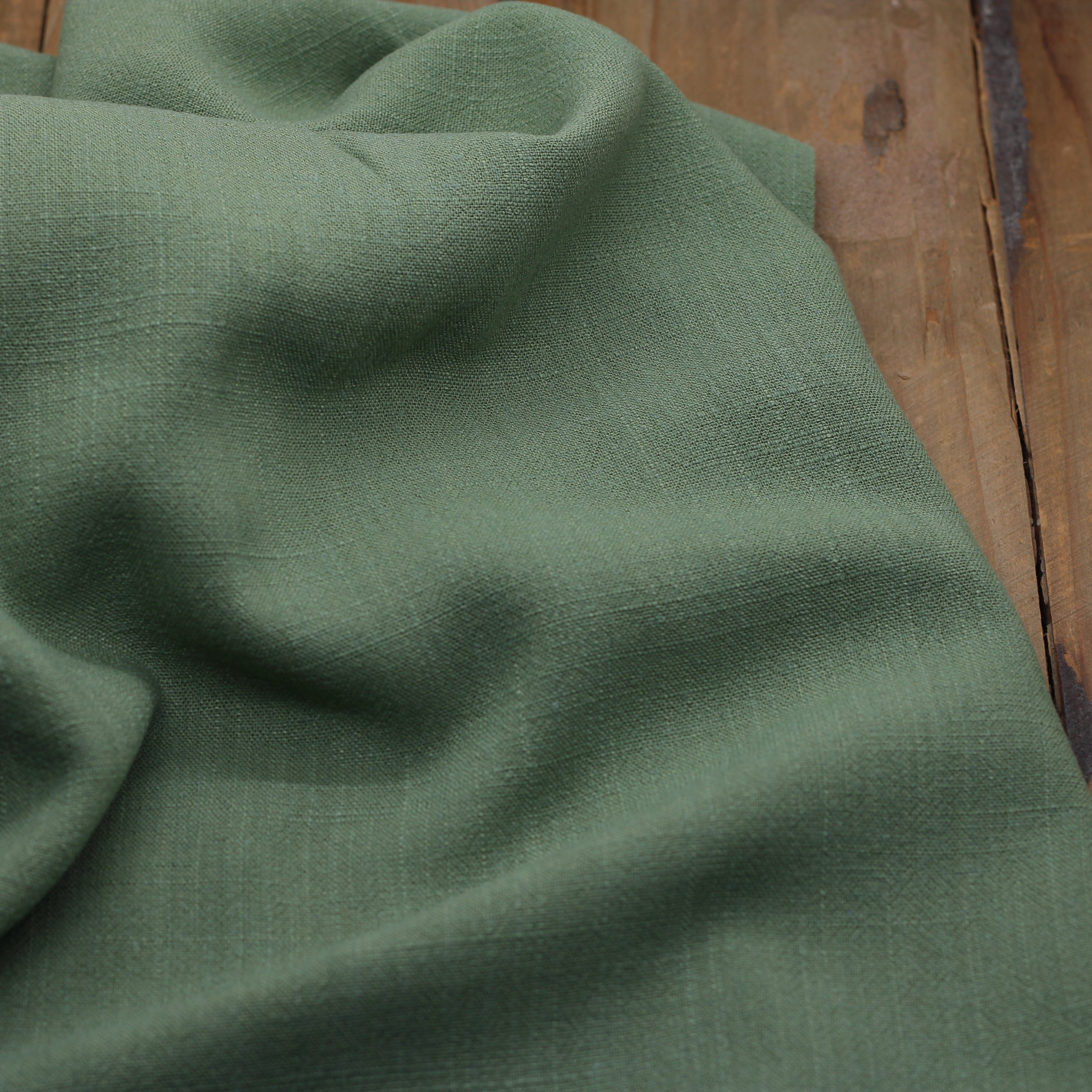 Tissu Lin Viscose Uni - Vert (Vendu x10cm) Tissus Sélection Gaspard & Léonie | Gaspard et Léonie Tissus en ligne et Mercerie à Toulouse