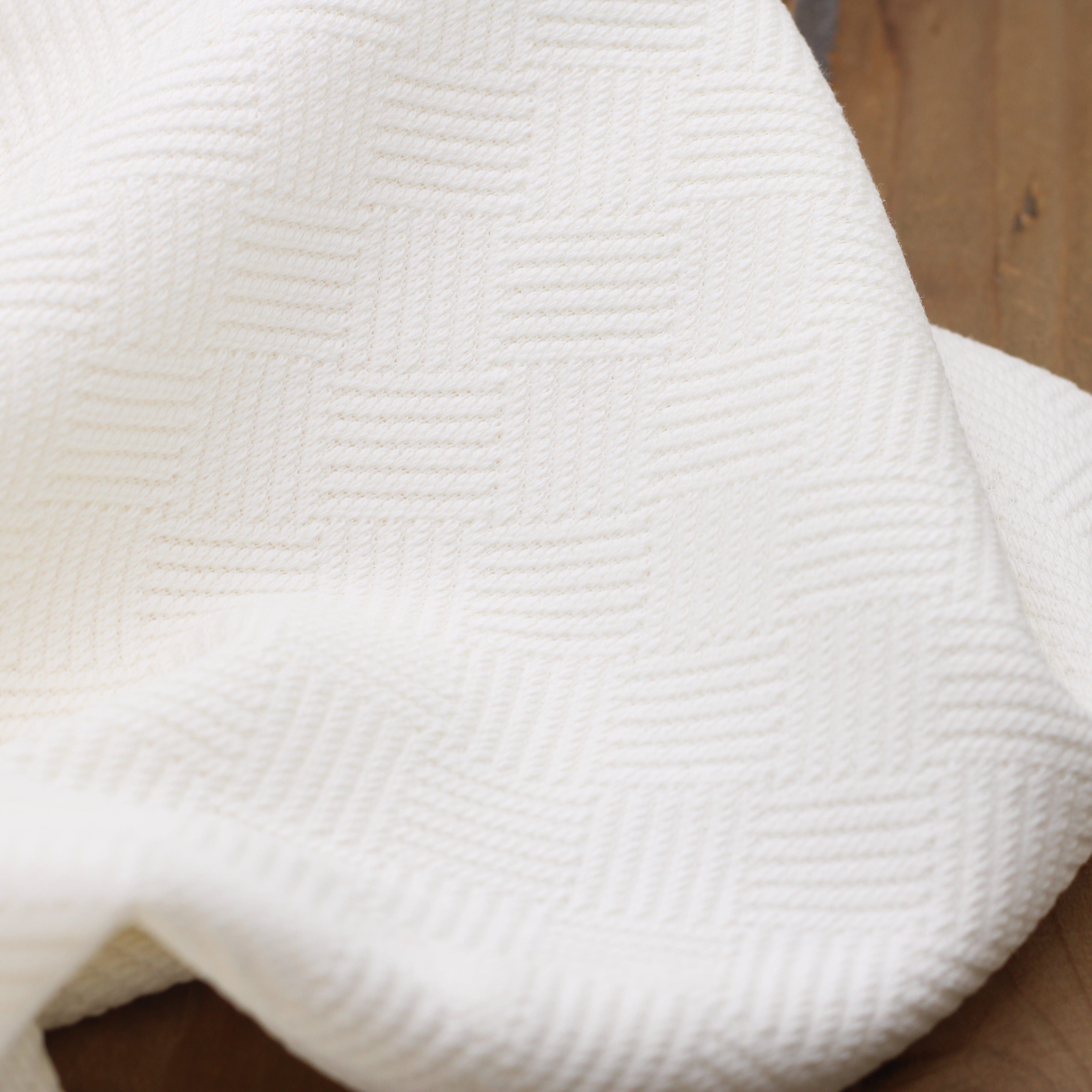 Tissu Maille tricot Jacquard - DAMIER - Ecru Clair (Vendu x10cm) Tissus Sélection Gaspard & Léonie | Gaspard et Léonie Tissus en ligne et Mercerie à Toulouse