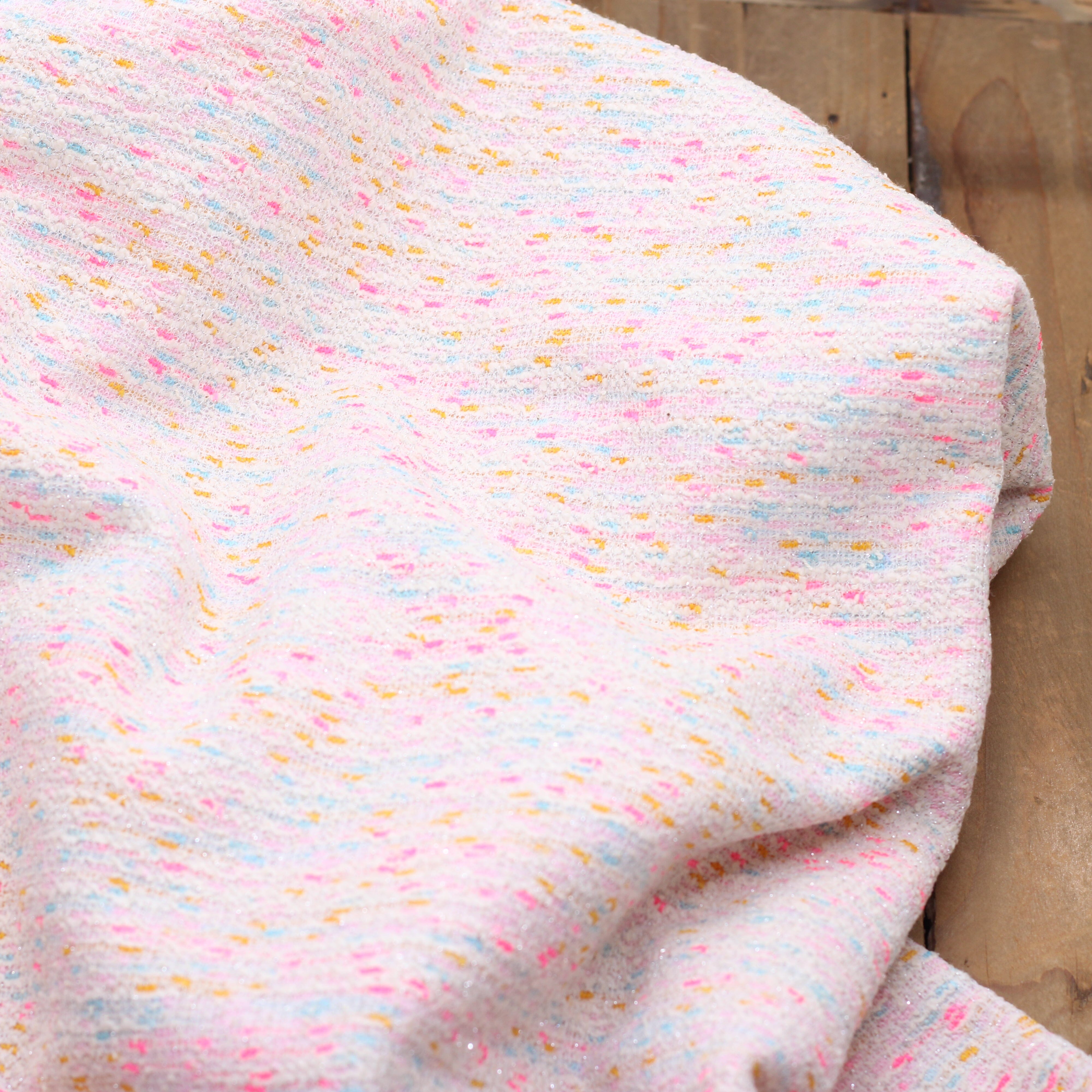 Tissu mailles plumetis rose fluo pailleté argent - Ecru Tissus Sélection Gaspard & Léonie | Gaspard et Léonie Tissus en ligne et Mercerie à Toulouse