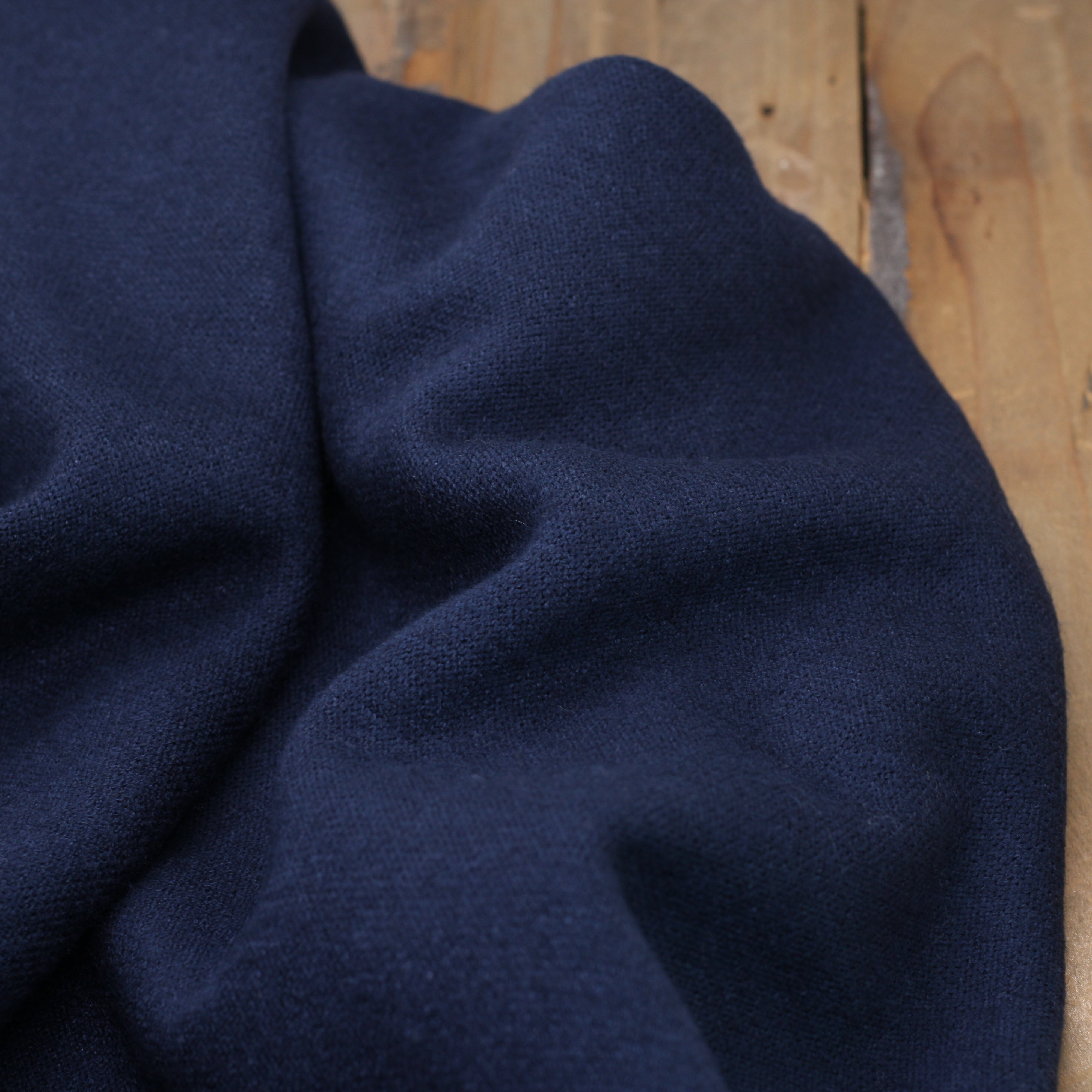 Tissu mailles tricot Viscose - Marine (Vendu x10cm) Tissus Sélection Gaspard & Léonie | Gaspard et Léonie Tissus en ligne et Mercerie à Toulouse