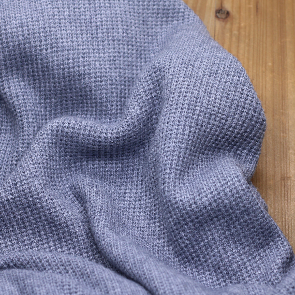 Tissu mailles Viscose Tricot NORVY - Bleu (Vendu x10cm) Tissus Sélection Gaspard & Léonie | Gaspard et Léonie Tissus en ligne et Mercerie à Toulouse