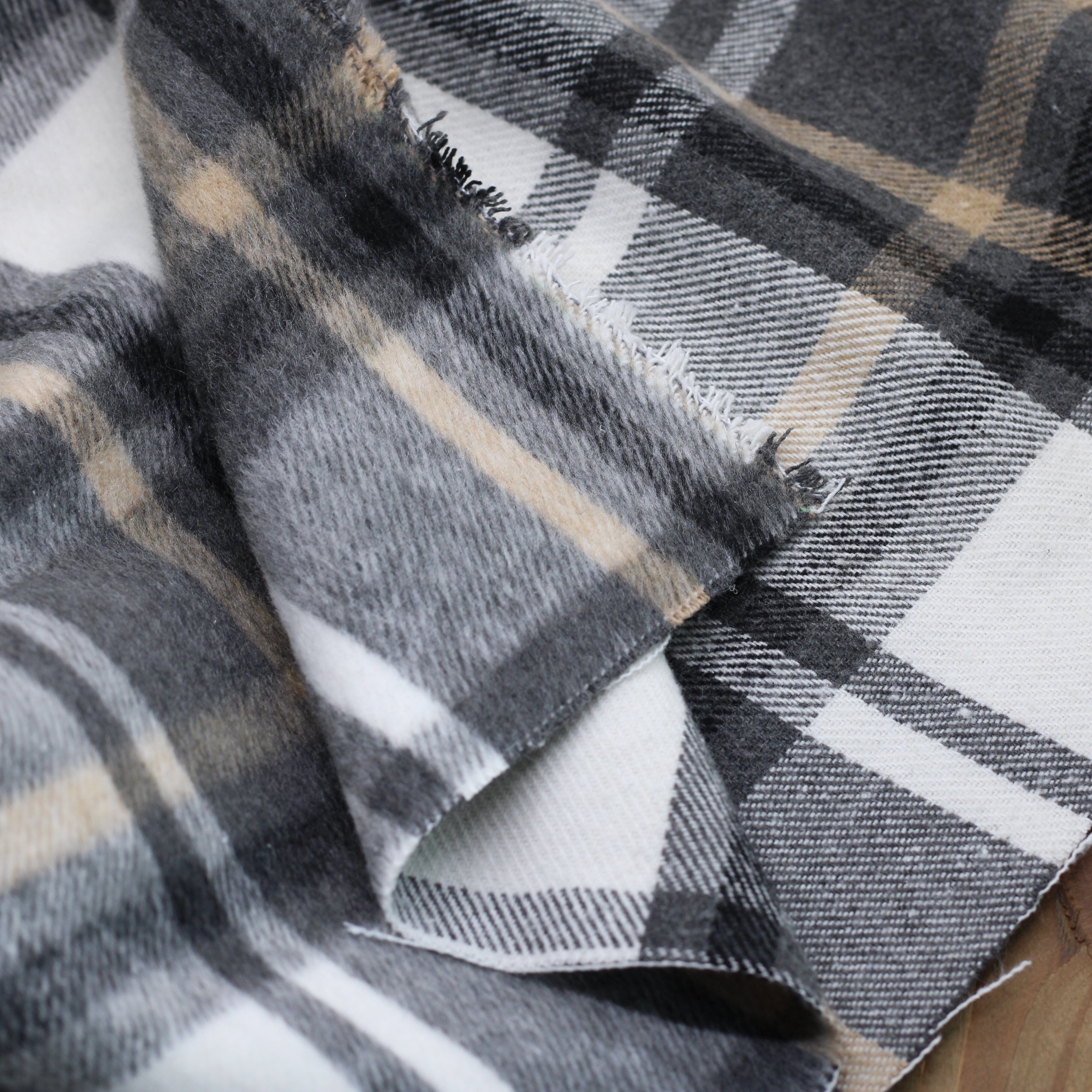 Tissu Manteaux - Tartan -Blanc/Gris (Vendu x10cm) Tissus Sélection Gaspard & Léonie | Gaspard et Léonie Tissus en ligne et Mercerie à Toulouse