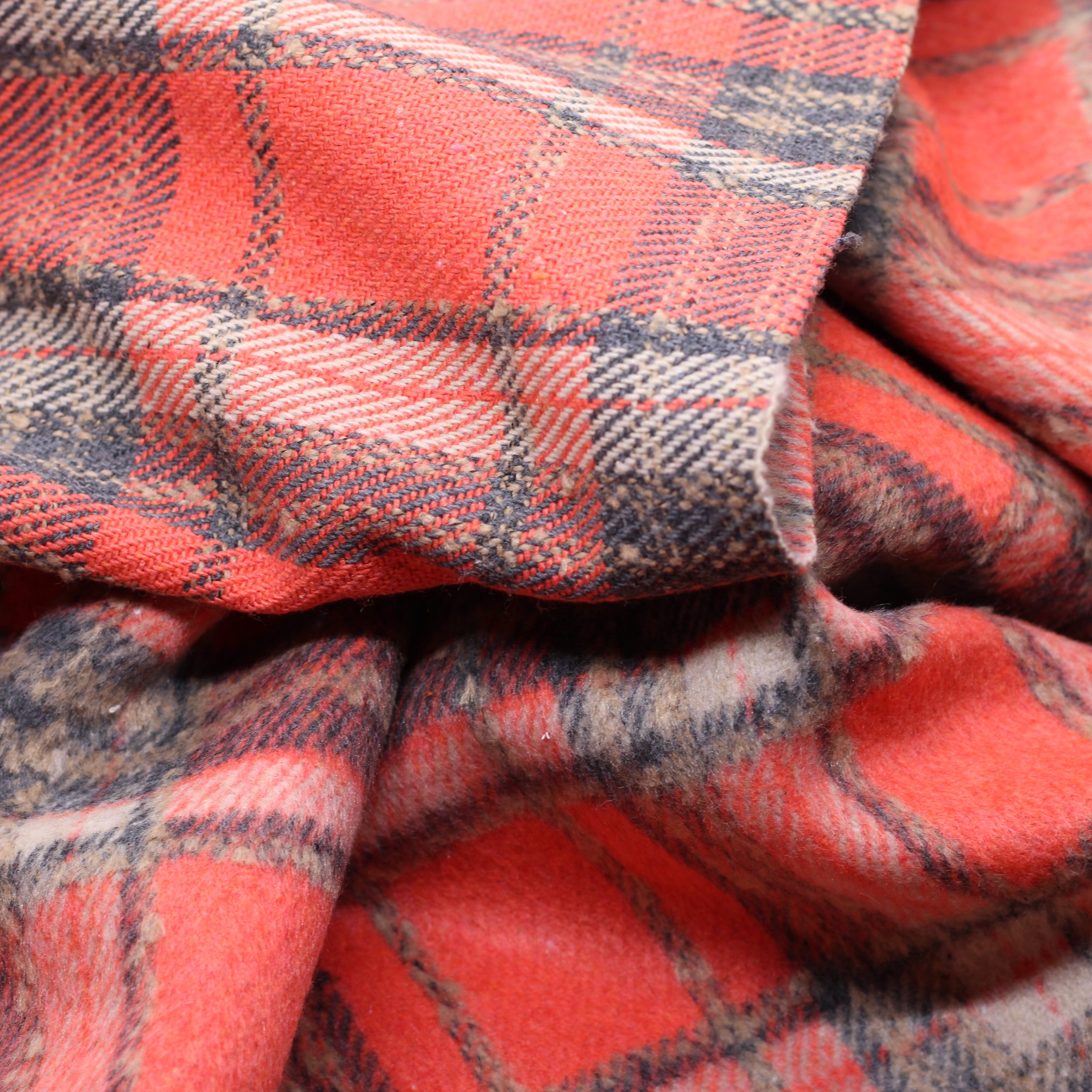 Tissu Manteaux - Tartan - Corail/Gris (Vendu x10cm) Tissus Sélection Gaspard & Léonie | Gaspard et Léonie Tissus en ligne et Mercerie à Toulouse