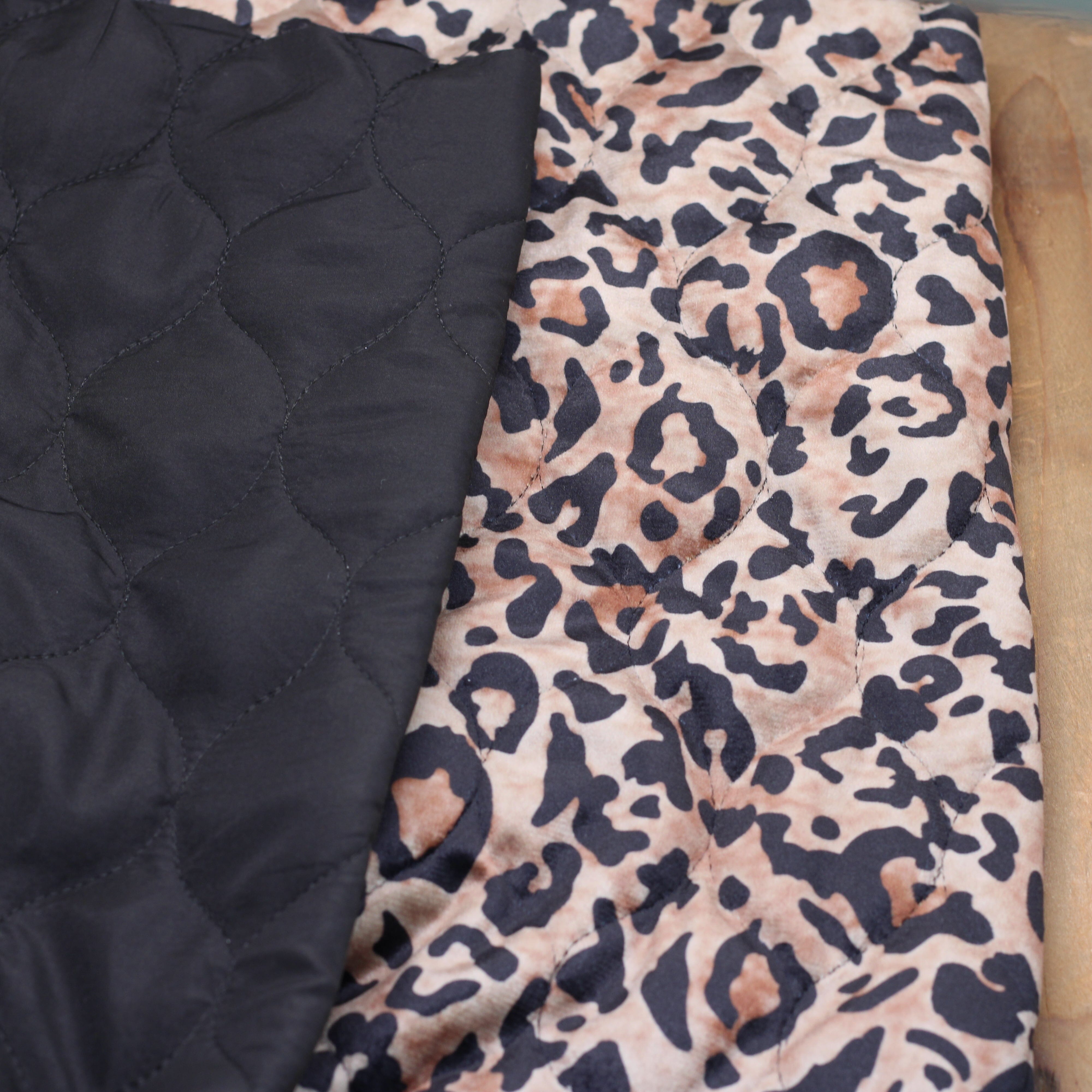 Tissu Molletonné Matelassé - LEOPARD - Noir (Vendu x10cm) Tissus Sélection Gaspard & Léonie | Gaspard et Léonie Tissus en ligne et Mercerie à Toulouse