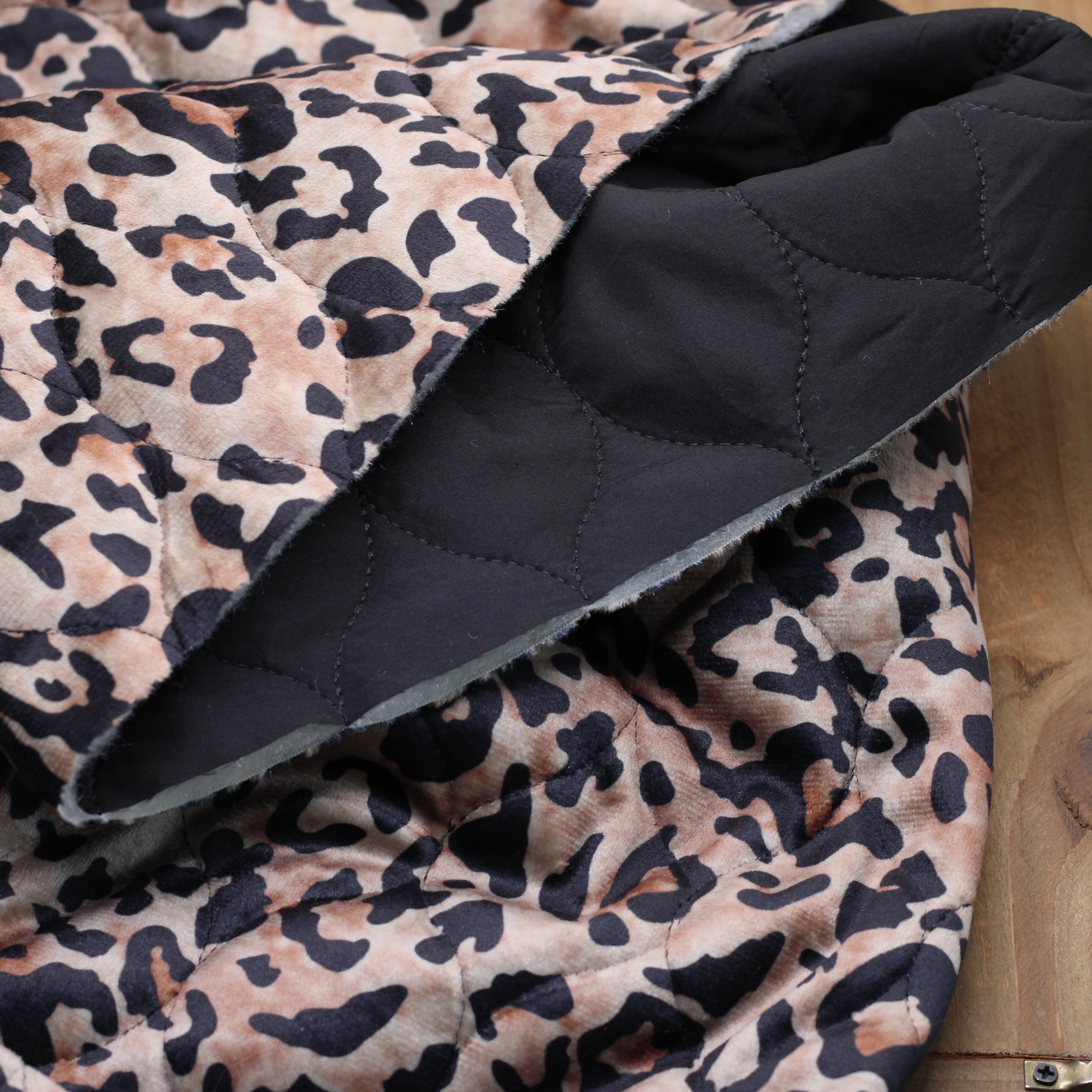 Tissu Molletonné Matelassé - LEOPARD - Noir (Vendu x10cm) Tissus Sélection Gaspard & Léonie | Gaspard et Léonie Tissus en ligne et Mercerie à Toulouse