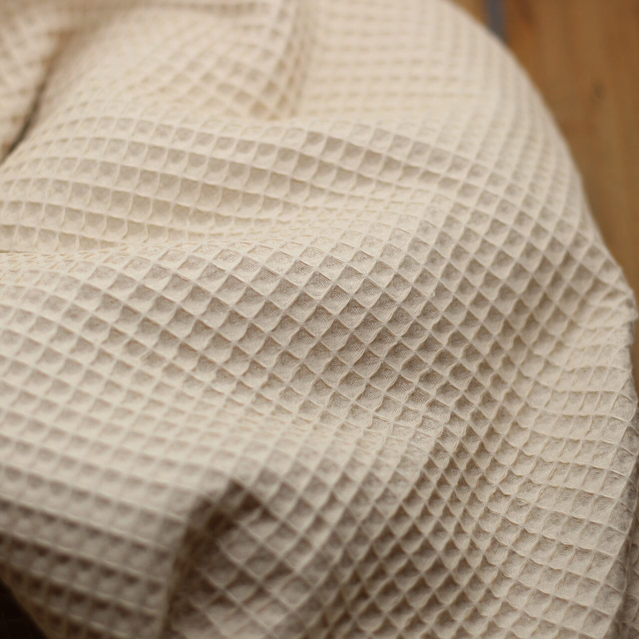 Tissu piqué de coton Nid d'abeille - Sable (Vendu x10cm) Tissus Sélection Gaspard & Léonie | Gaspard et Léonie Tissus en ligne et Mercerie à Toulouse