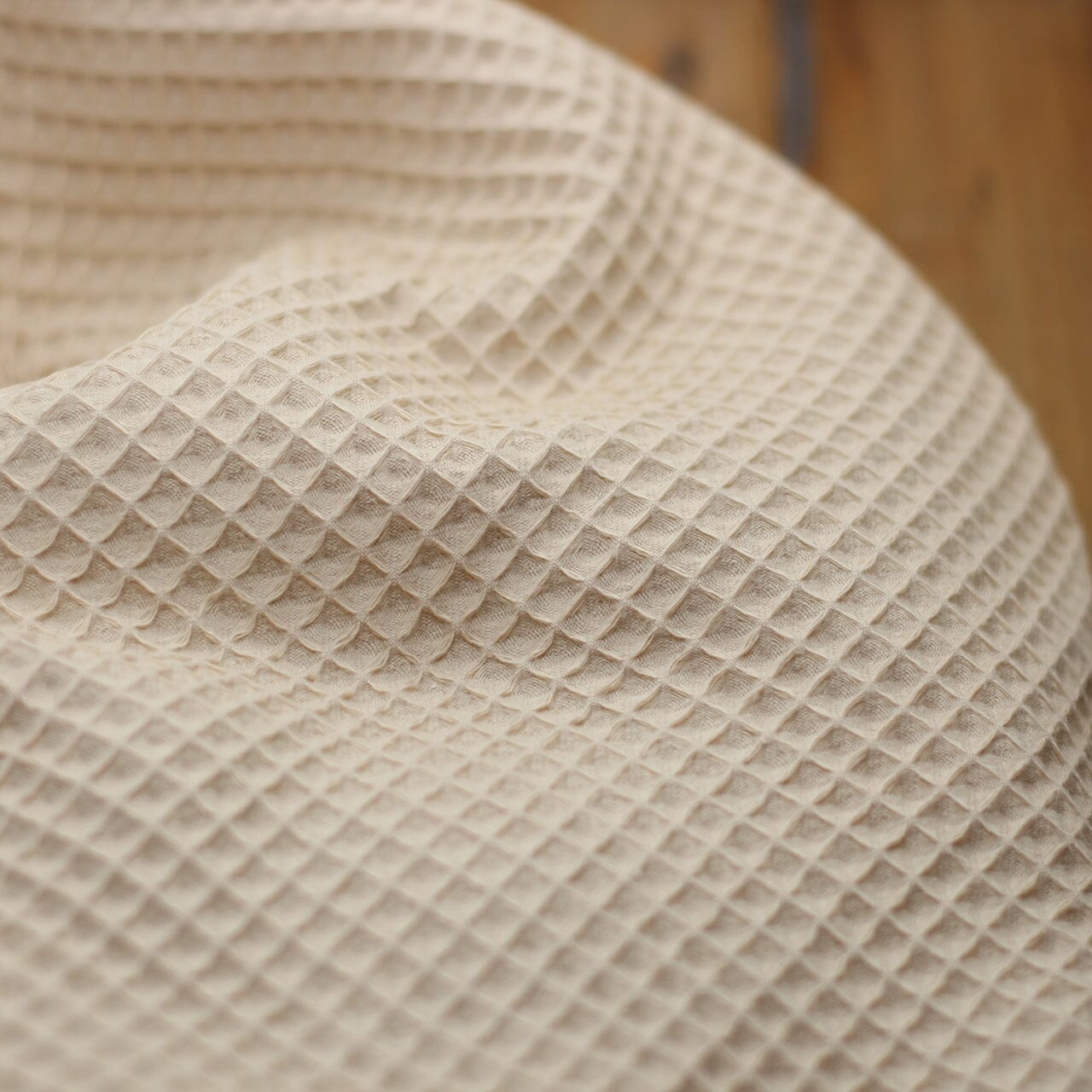 Tissu piqué de coton Nid d'abeille - Sable (Vendu x10cm) Tissus Sélection Gaspard & Léonie | Gaspard et Léonie Tissus en ligne et Mercerie à Toulouse