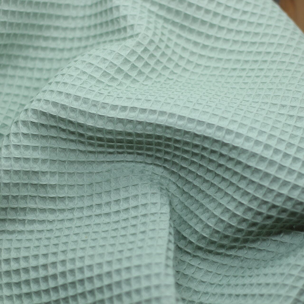 Tissu piqué de coton Nid d'abeille - Vert amande (Vendu x10cm) Tissus Sélection Gaspard & Léonie | Gaspard et Léonie Tissus en ligne et Mercerie à Toulouse