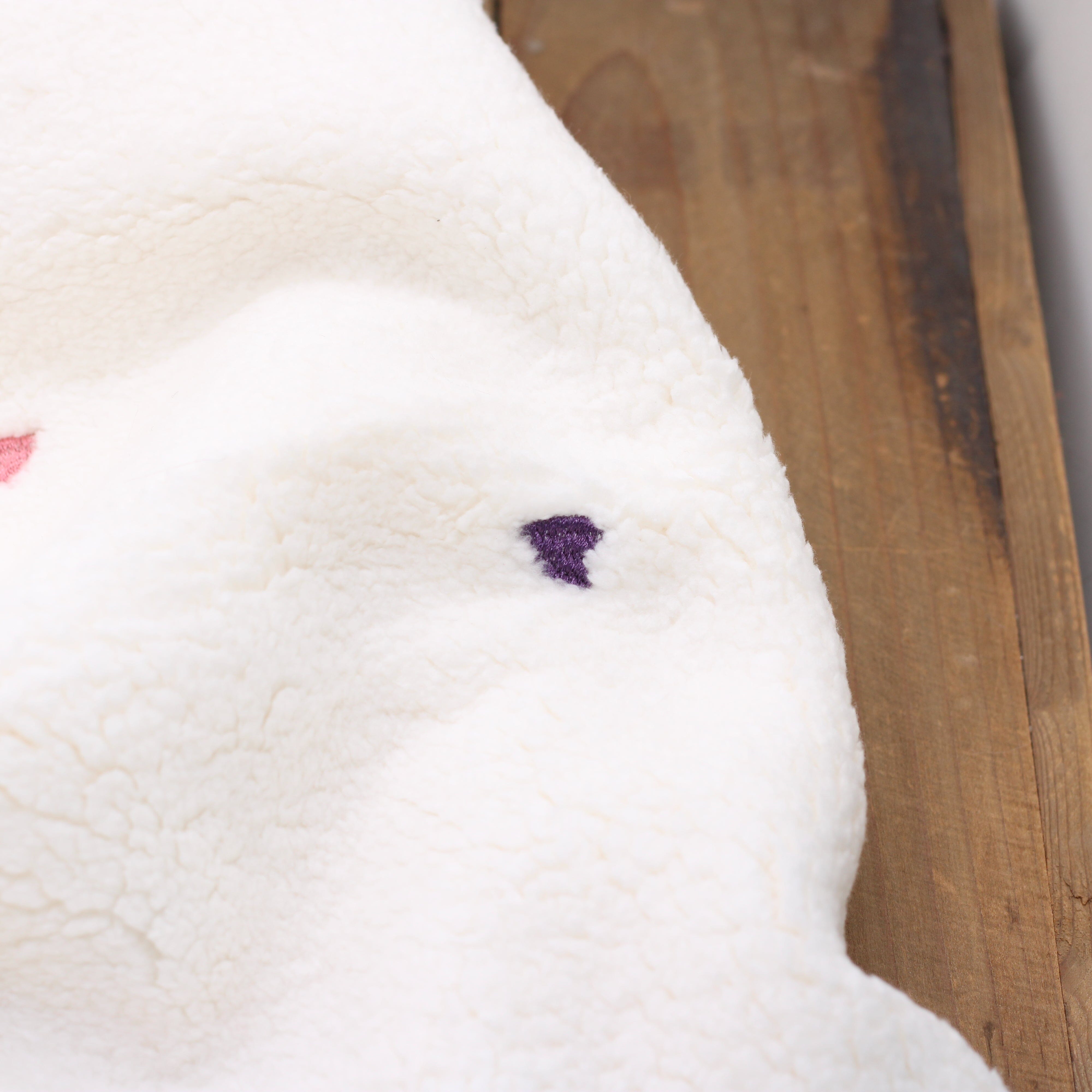 Tissu Polaire bouclette Brodée - Coeurs - Ecru (Vendu x10cm) Tissus Sélection Gaspard & Léonie | Gaspard et Léonie Tissus en ligne et Mercerie à Toulouse