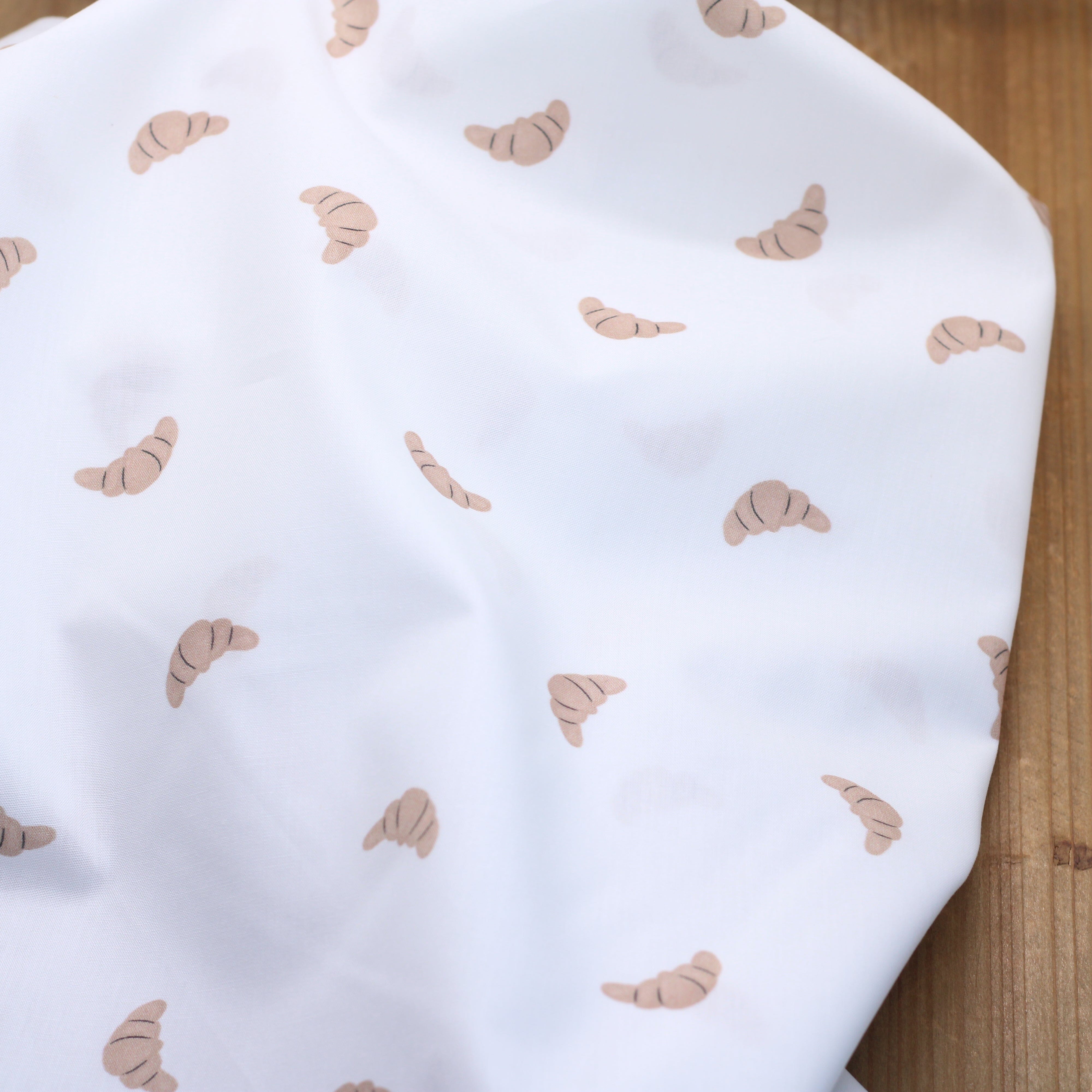 Tissu Popeline de coton - CATS CROISSANTS VIVE LA FRANCE - Blanc (Vendu x10cm) Tissus POPPY Design For You | Gaspard et Léonie Tissus en ligne et Mercerie à Toulouse