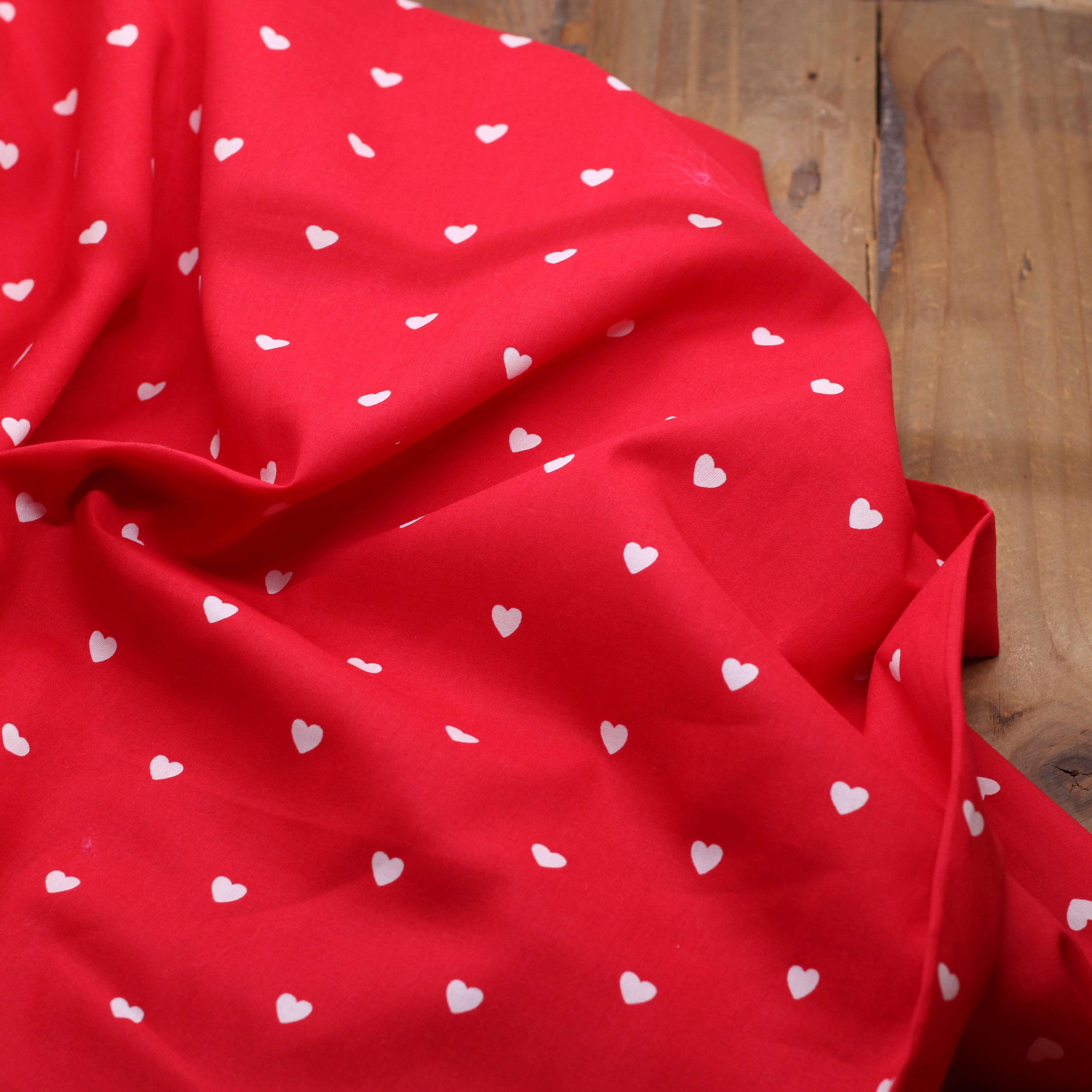 Tissu Popeline de coton - Coeurs - Rouge/Blanc (Vendu x10cm) Tissus POPPY Design For You | Gaspard et Léonie Tissus en ligne et Mercerie à Toulouse