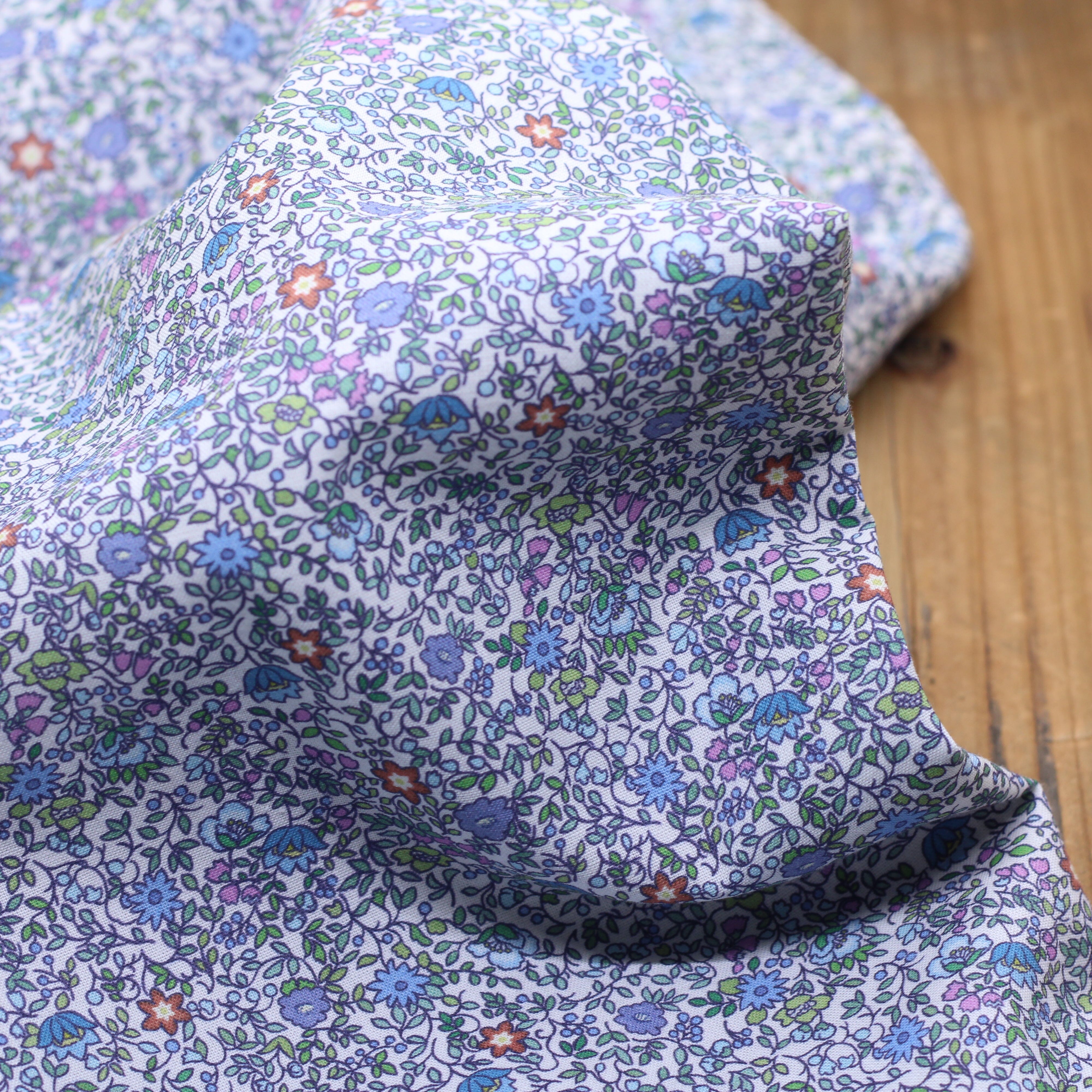 Tissu popeline de coton fleuri- Millie - Bleu (vendu x10cm) Tissus Sélection Gaspard & Léonie | Gaspard et Léonie Tissus en ligne et Mercerie à Toulouse