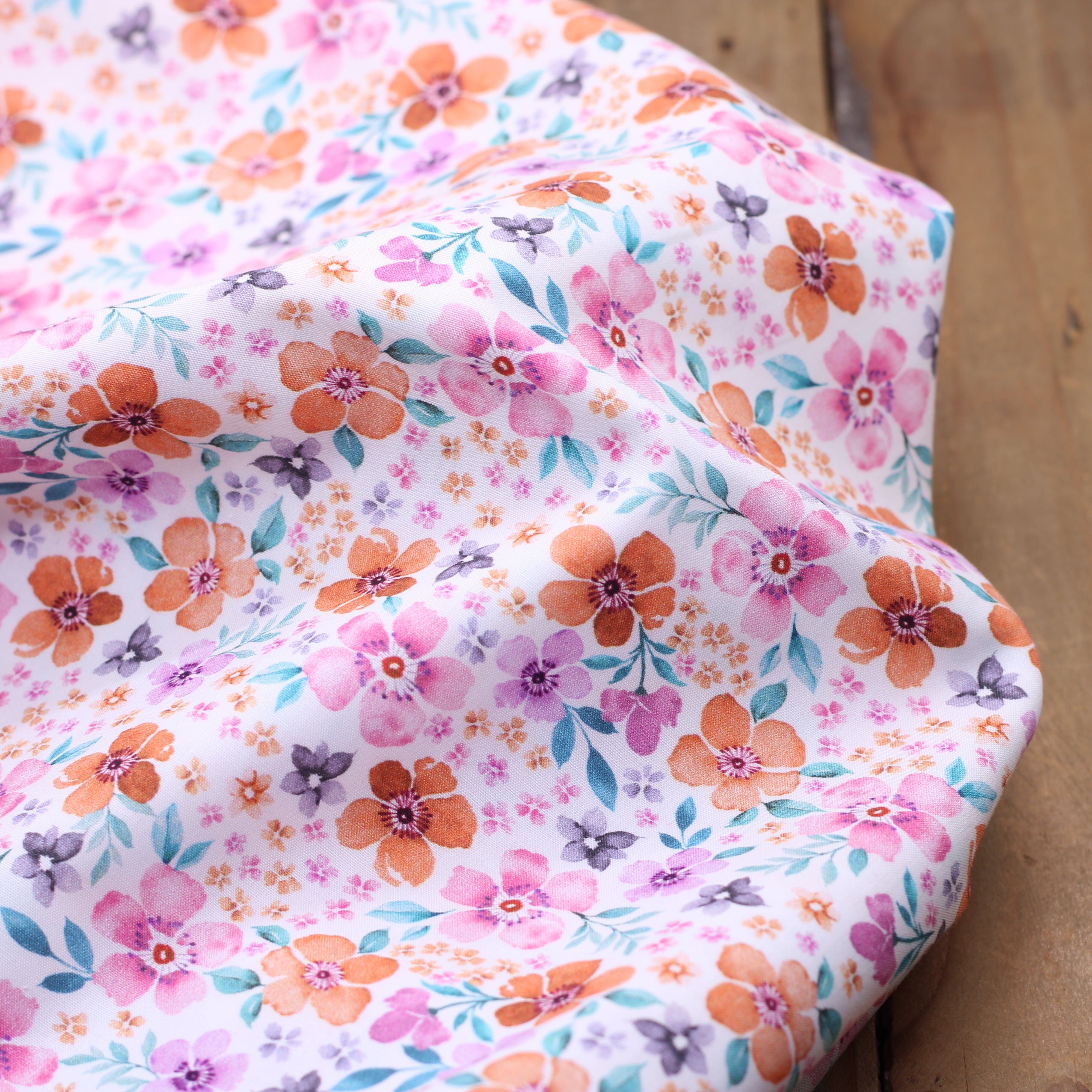 Tissu Popeline de coton - I love Flowers - Blanc (Vendu x10cm) Tissus POPPY Design For You | Gaspard et Léonie Tissus en ligne et Mercerie à Toulouse