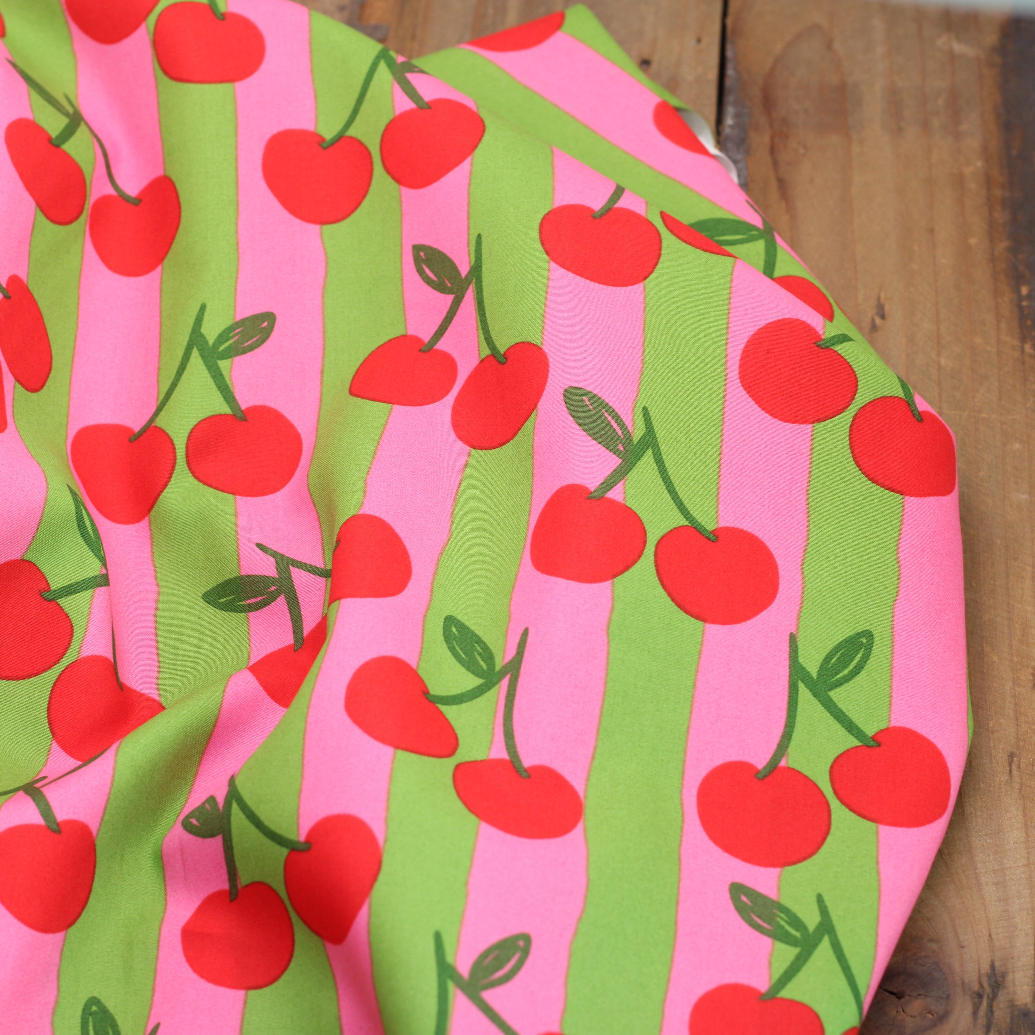 Tissu Popeline de coton rayée Cerises - Vert/Rose (Vendu x10cm) Tissus POPPY Design For You | Gaspard et Léonie Tissus en ligne et Mercerie à Toulouse