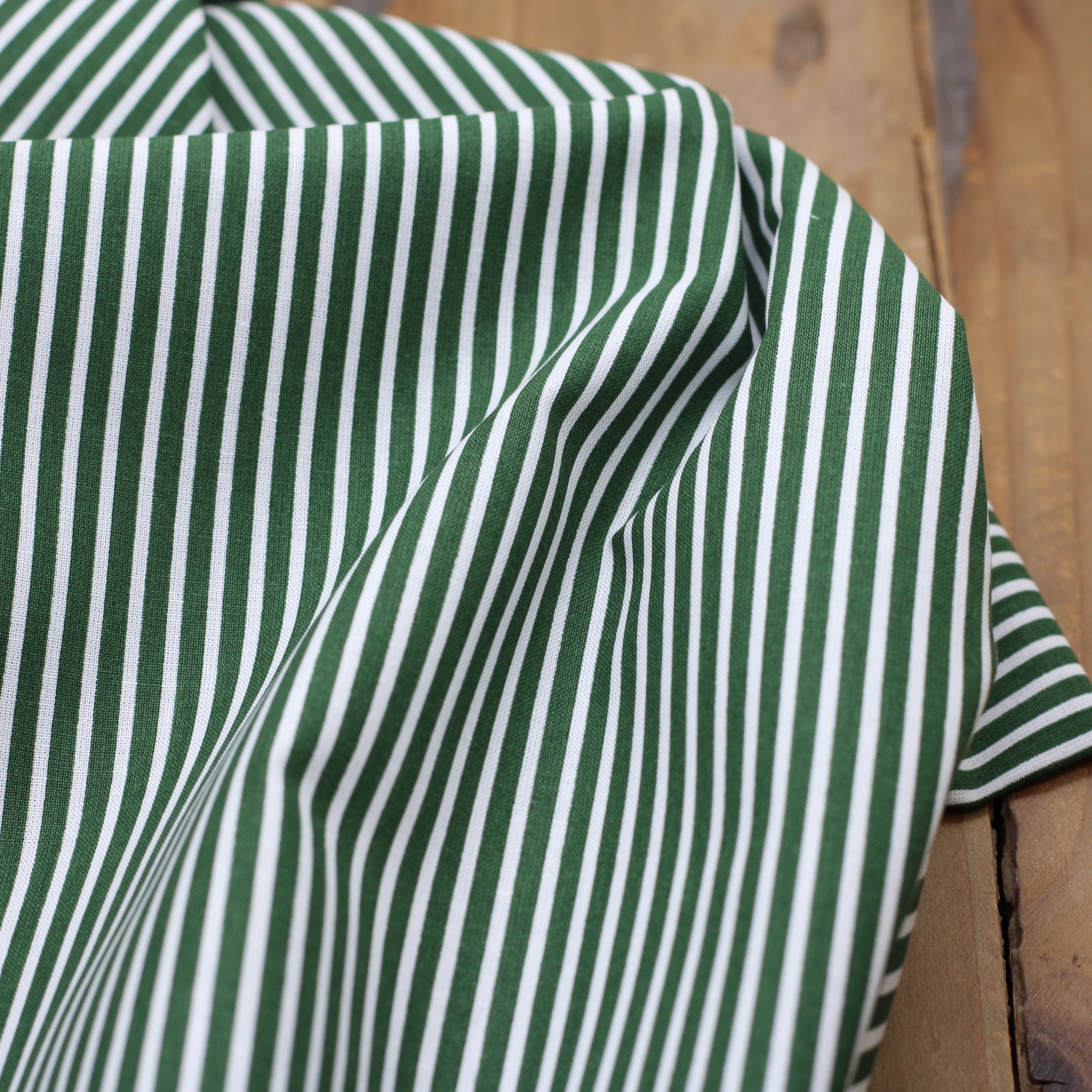 Tissu popeline de coton RAYURES - Vert foret (Vendu x10cm) Tissus Sélection Gaspard & Léonie | Gaspard et Léonie Tissus en ligne et Mercerie à Toulouse