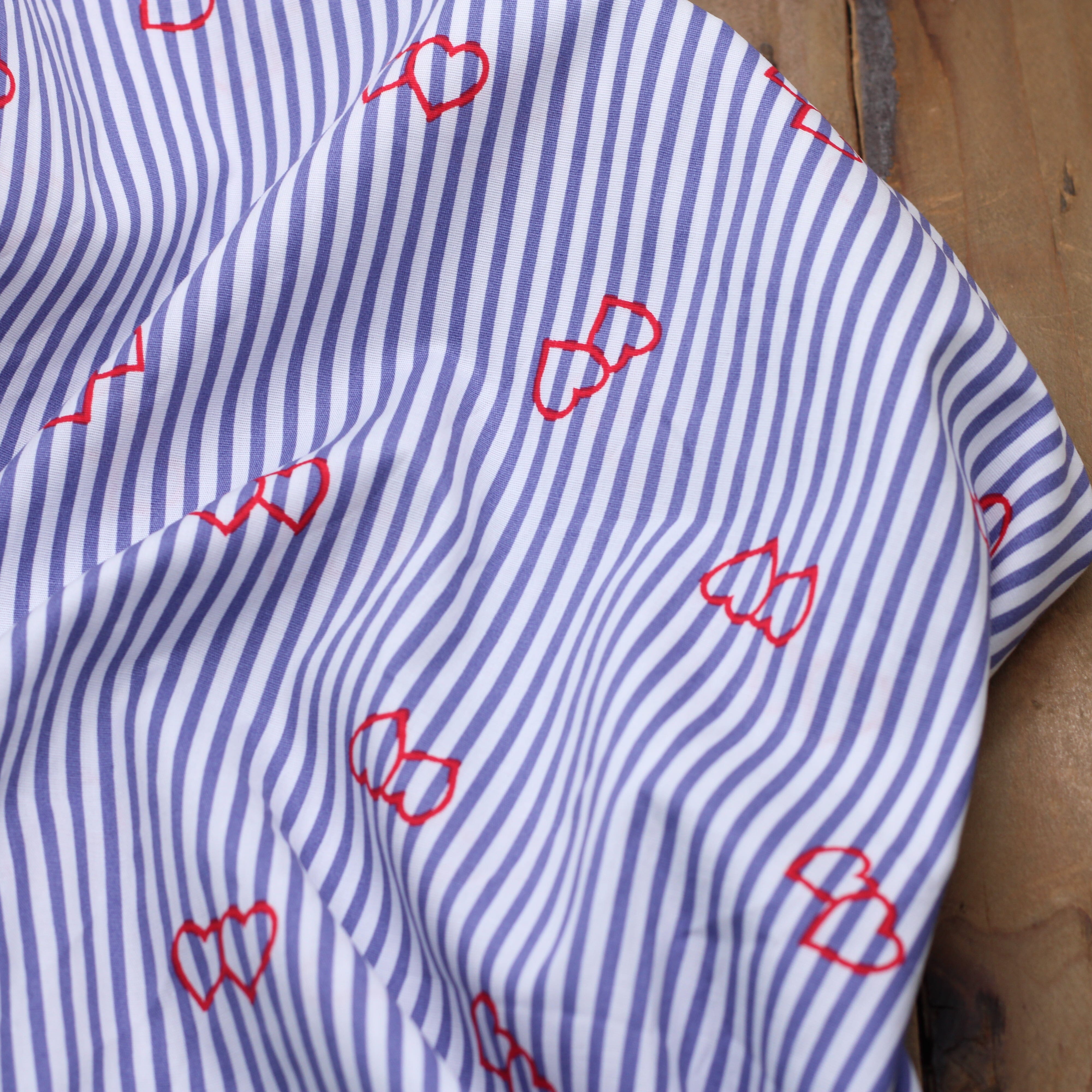 Tissu popeline de coton Stretch rayé - Coeurs - Bleu / Blanc (Vendu x10cm) Tissus Sélection Gaspard & Léonie | Gaspard et Léonie Tissus en ligne et Mercerie à Toulouse