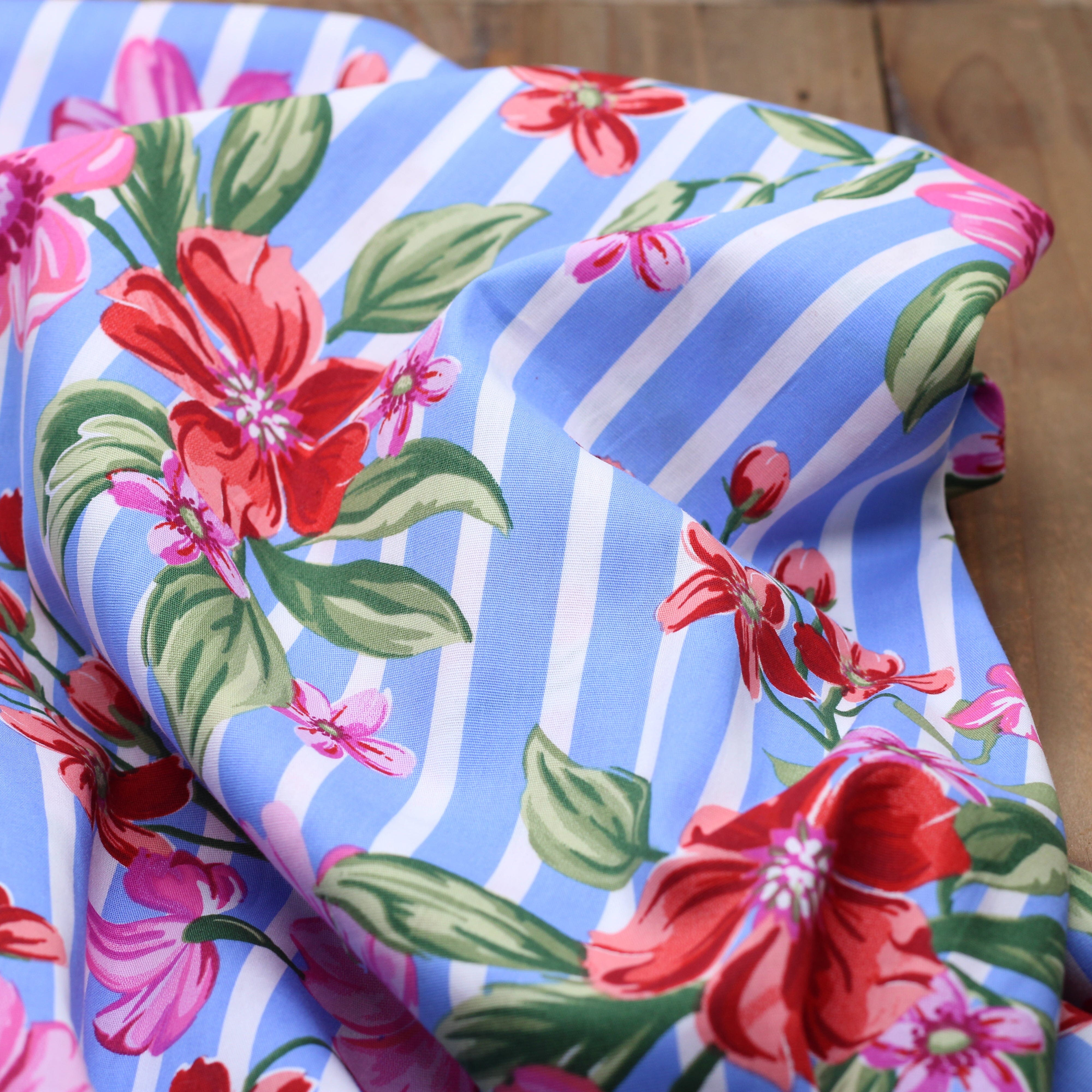 Tissu popeline de coton stretch - RAYE FLEURI - Blanc/Blanc (Vendu x10cm) Tissus Sélection Gaspard & Léonie | Gaspard et Léonie Tissus en ligne et Mercerie à Toulouse