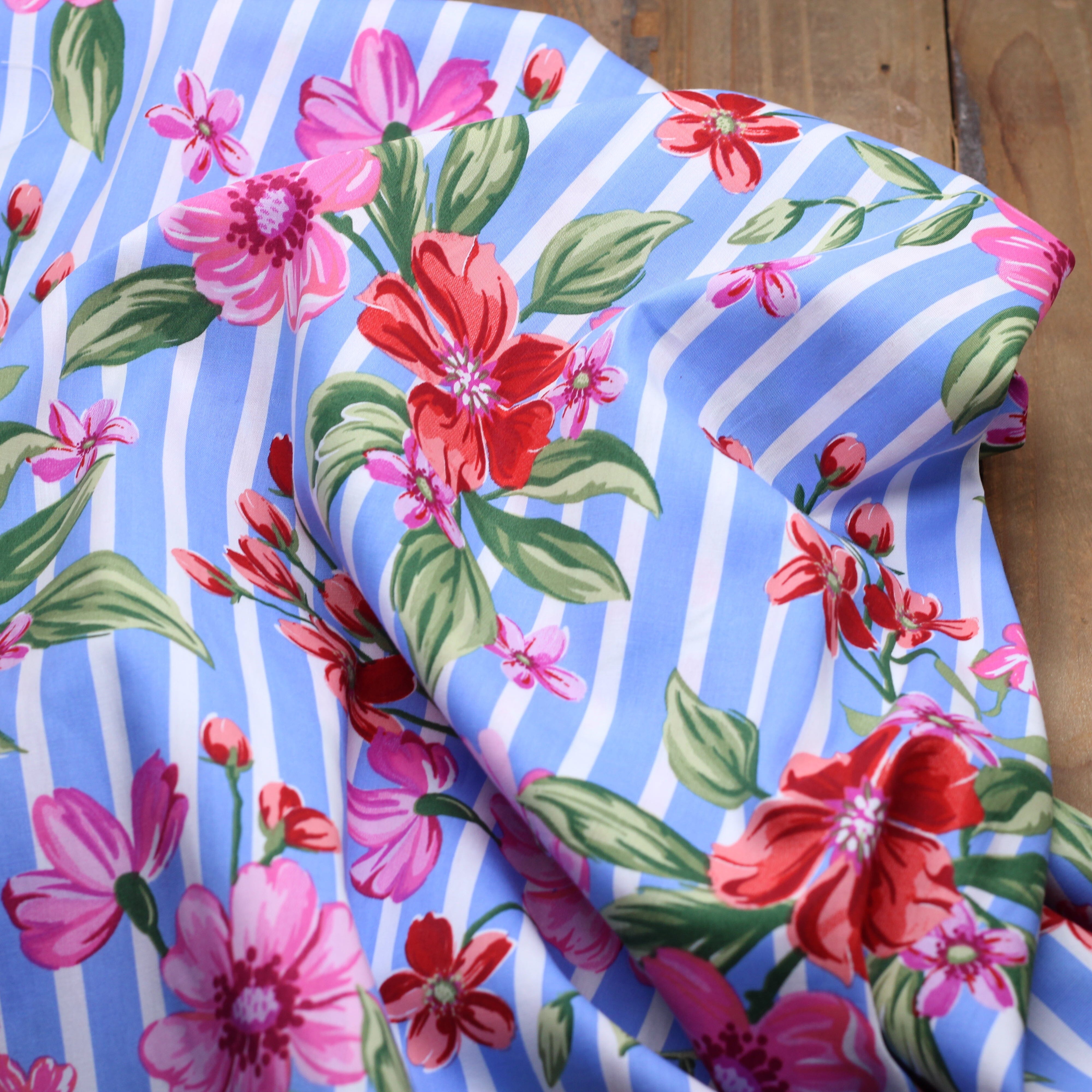 Tissu popeline de coton stretch - RAYE FLEURI - Blanc/Blanc (Vendu x10cm) Tissus Sélection Gaspard & Léonie | Gaspard et Léonie Tissus en ligne et Mercerie à Toulouse