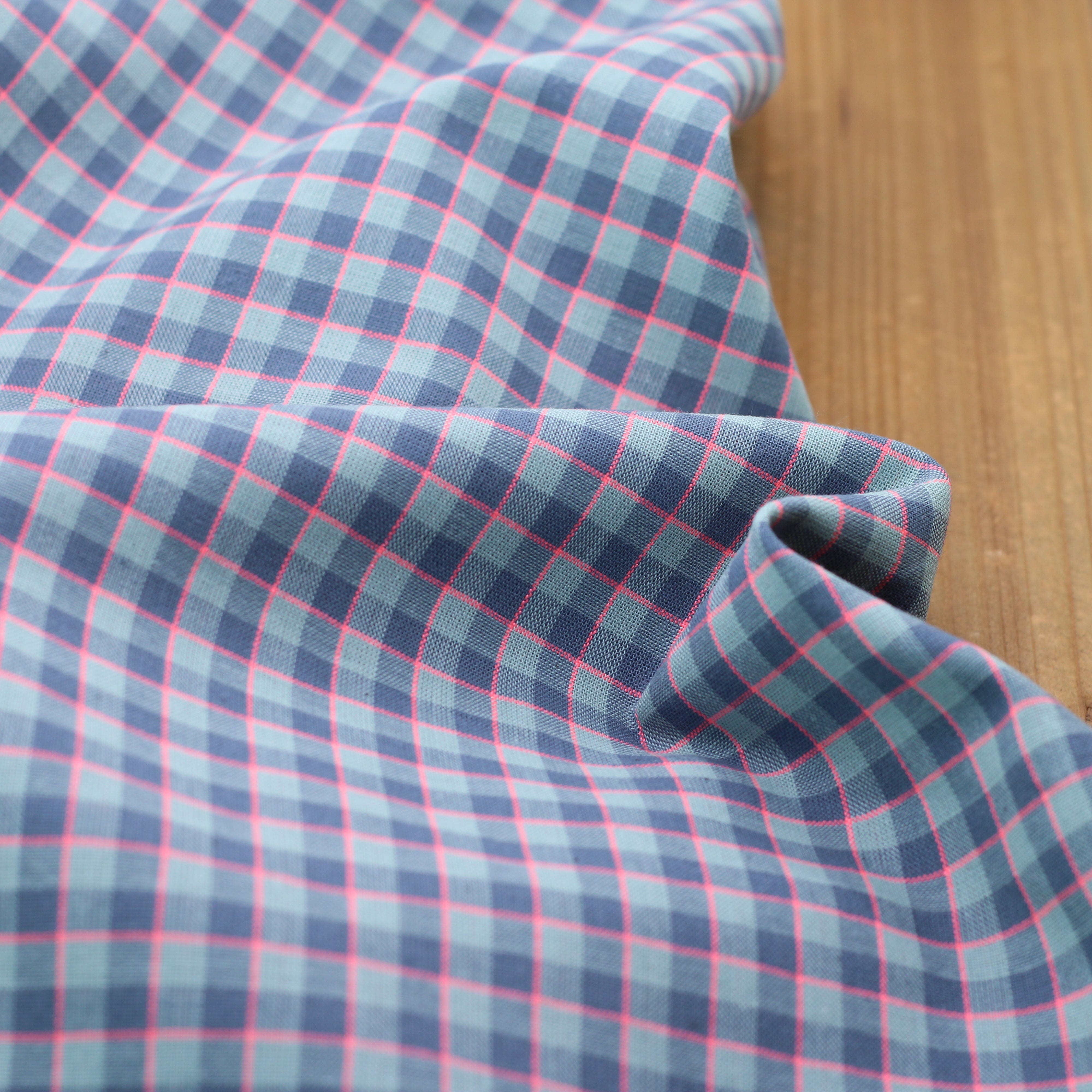 Tissu popeline de coton VICHY Fils fluo rose - Gris bleuté (Vendu x10cm) Tissus Sélection Gaspard & Léonie | Gaspard et Léonie Tissus en ligne et Mercerie à Toulouse