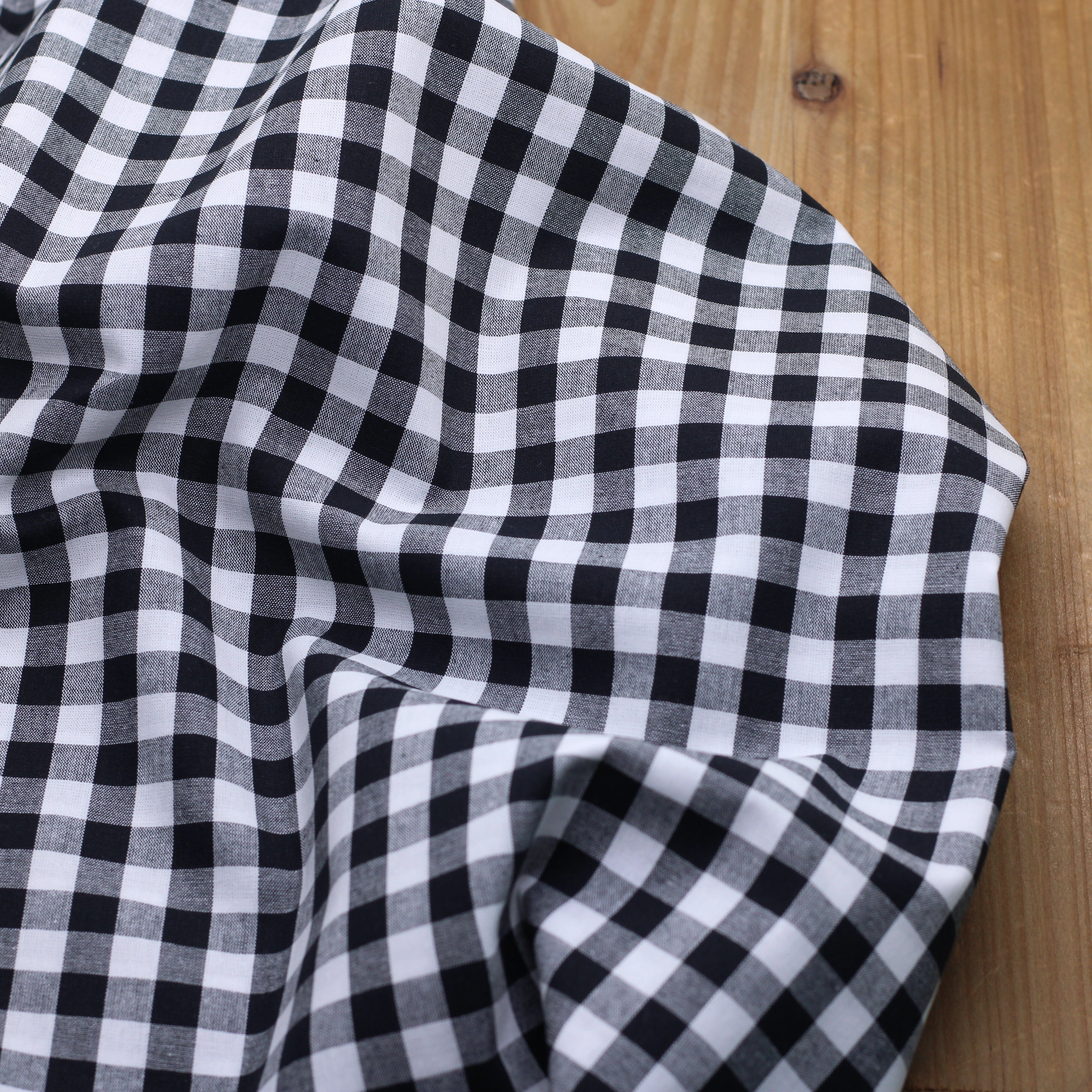 Tissu popeline de coton VICHY - Noir (Vendu x10cm) Tissus Sélection Gaspard & Léonie | Gaspard et Léonie Tissus en ligne et Mercerie à Toulouse