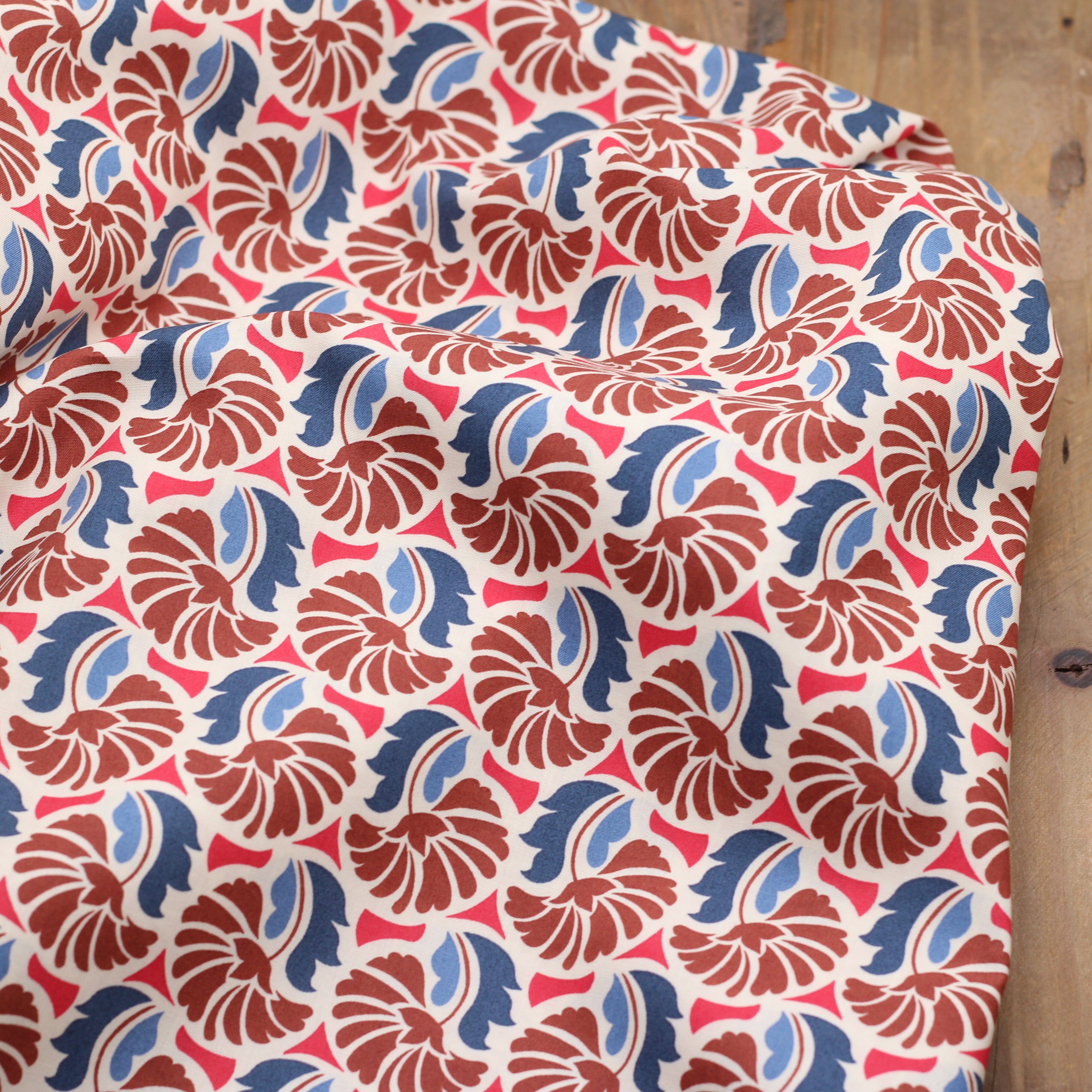 Tissu Popeline de coton - VINTAGE FLOWERS - Bleu/rouge (Vendu x10cm) Tissus POPPY Design For You | Gaspard et Léonie Tissus en ligne et Mercerie à Toulouse