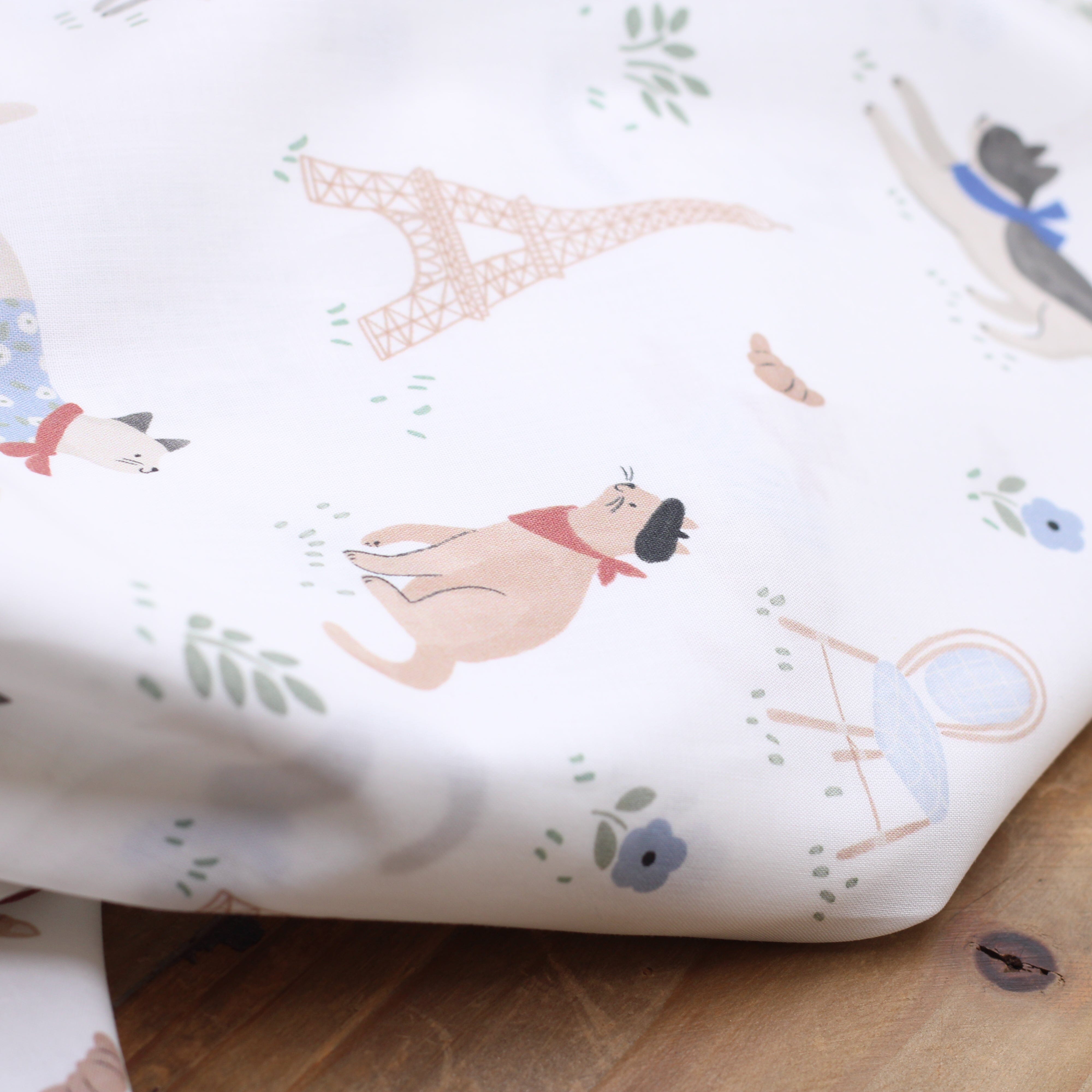 Tissu Popeline de coton - VIVE LA FRANCE - Blanc (Vendu x10cm) Tissus POPPY Design For You | Gaspard et Léonie Tissus en ligne et Mercerie à Toulouse