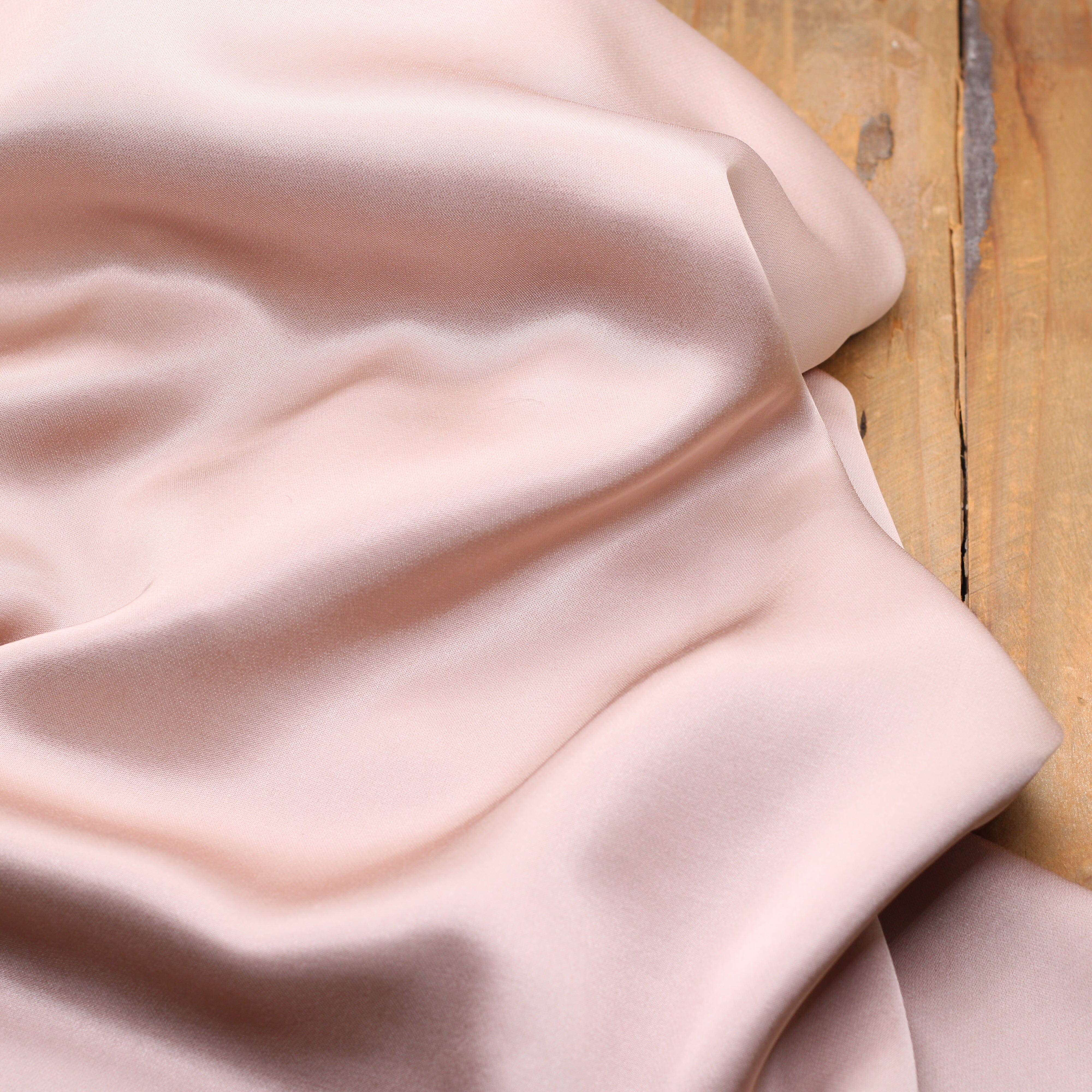 Tissu satin de viscose - Champagne (Vendu x10cm) Tissus Sélection Gaspard & Léonie | Gaspard et Léonie Tissus en ligne et Mercerie à Toulouse