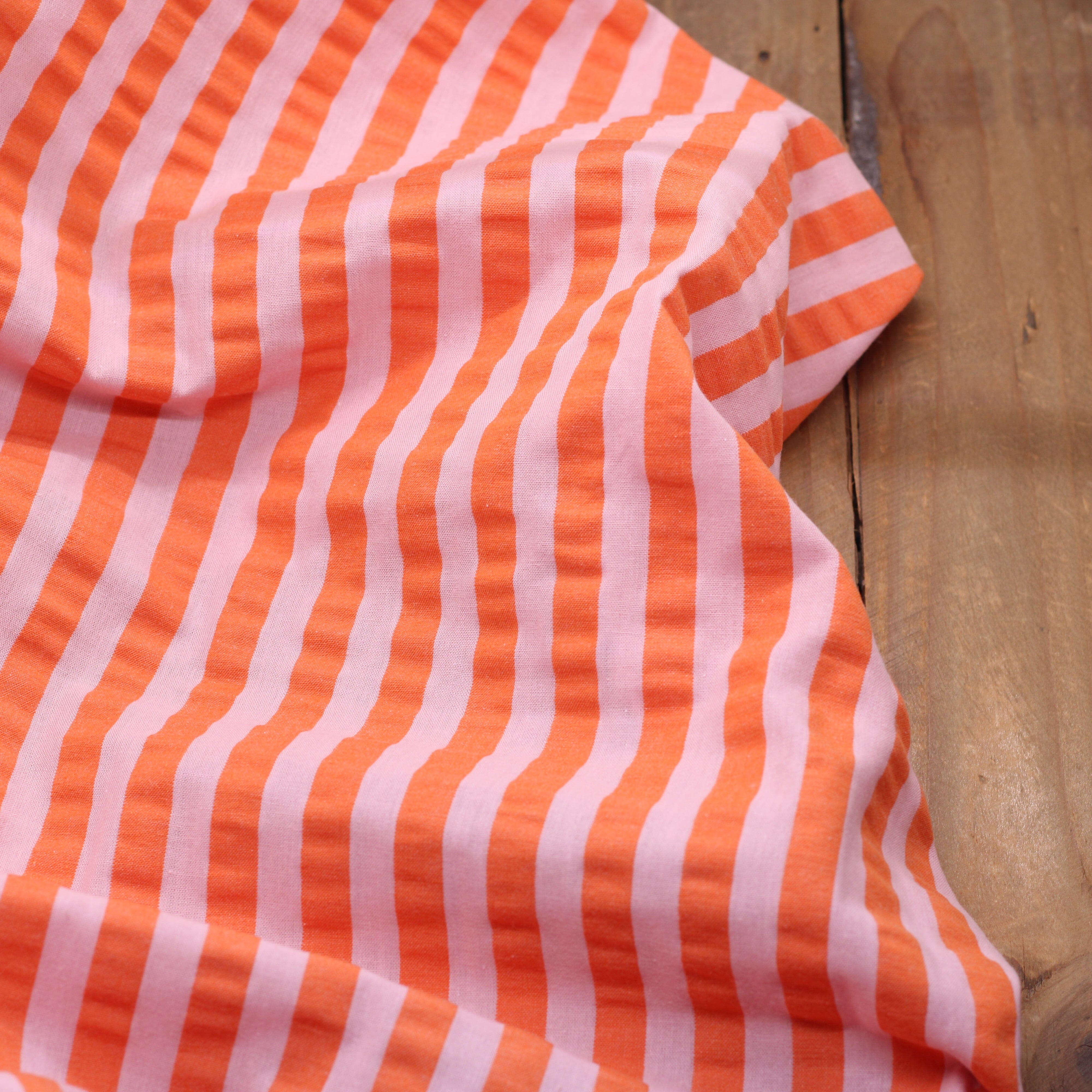 Tissu Seersucker Stripes - TOM - Rose / Tangerine (Vendu x10cm) Tissus DOMOTEX | Gaspard et Léonie Tissus en ligne et Mercerie à Toulouse