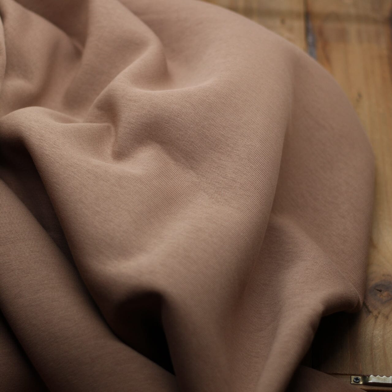 Tissu Sweat / Jogging - Chocolat clair (Vendu x10cm) Tissus Sélection Gaspard & Léonie | Gaspard et Léonie Tissus en ligne et Mercerie à Toulouse