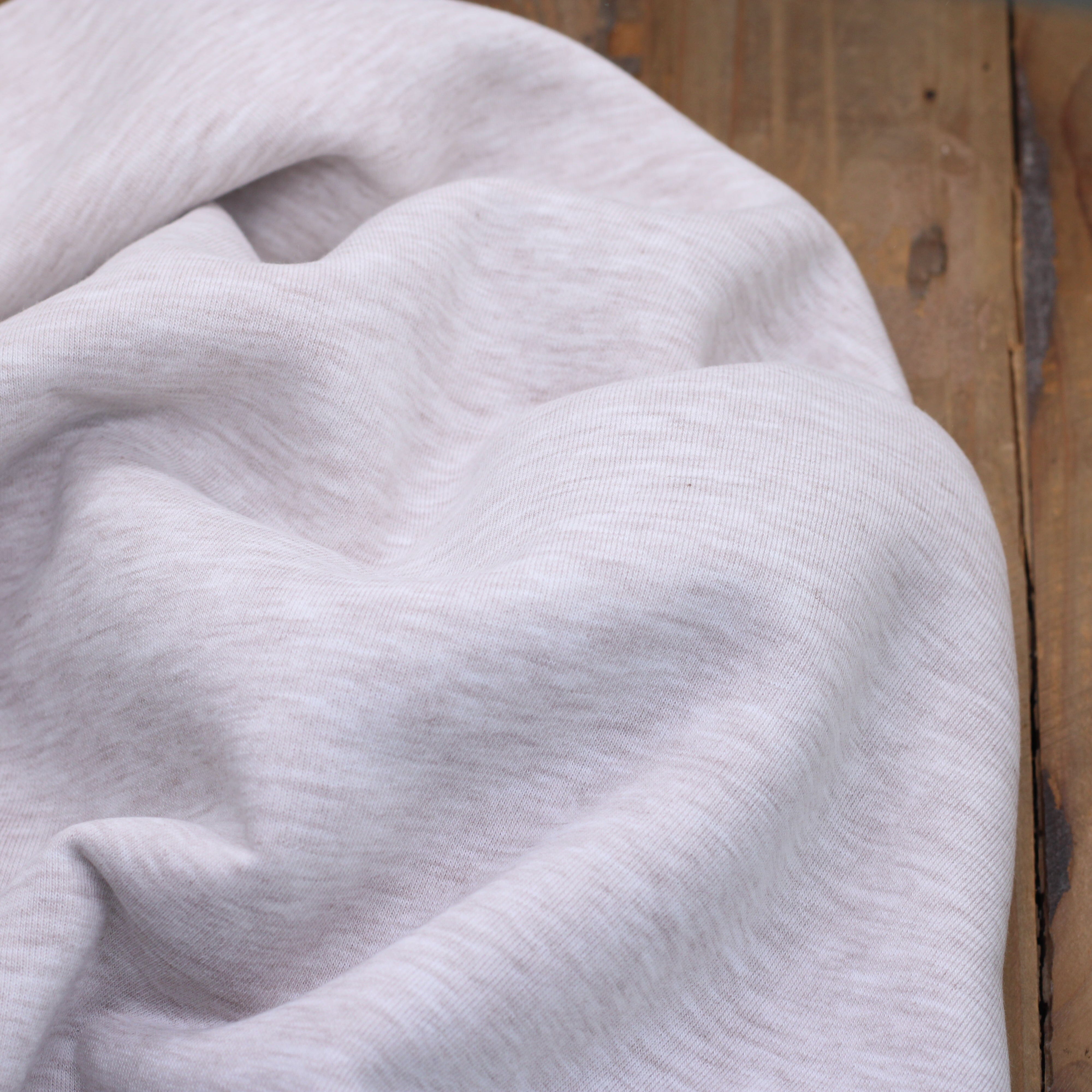 Tissu Sweat / Jogging - Ecru chiné taupe (Vendu x10cm) Tissus Sélection Gaspard & Léonie | Gaspard et Léonie Tissus en ligne et Mercerie à Toulouse