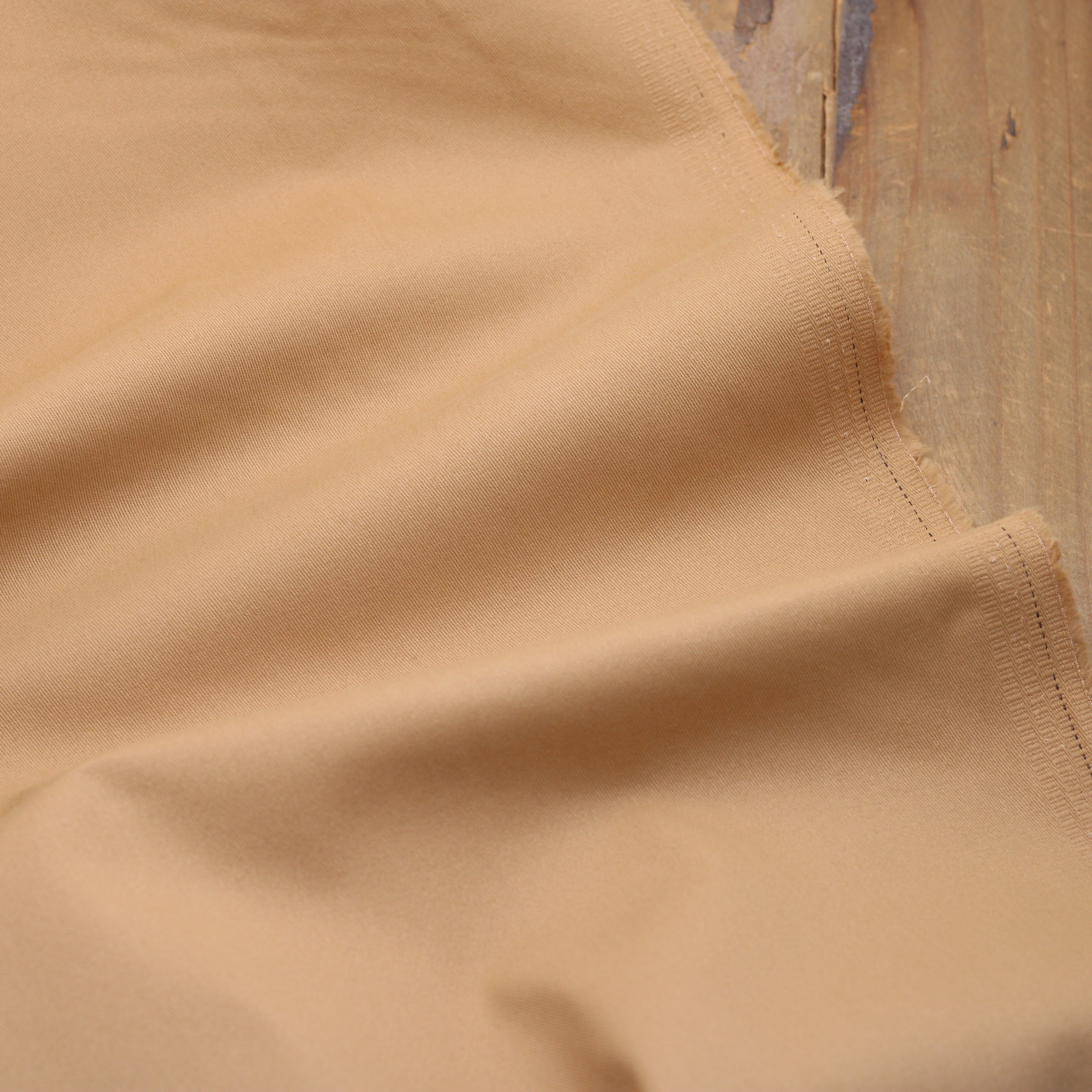 Tissu Twill de coton brossé stretch - CHINO - Camel (Vendu par 10cm) Tissus Sélection Gaspard & Léonie | Gaspard et Léonie Tissus en ligne et Mercerie à Toulouse