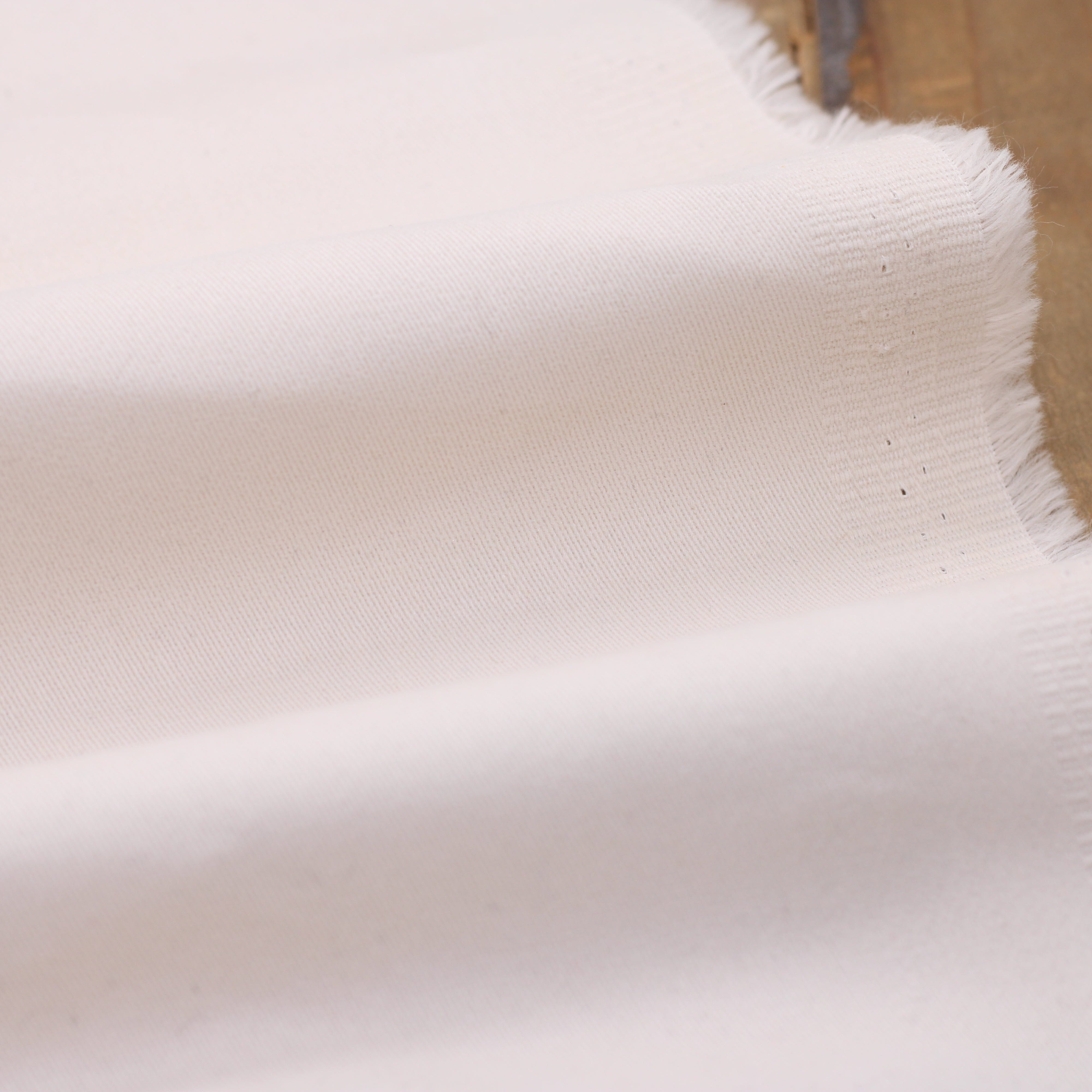 Tissu Twill de coton brossé stretch - CHINO - Ecru (Vendu par 10cm) Tissus Sélection Gaspard & Léonie | Gaspard et Léonie Tissus en ligne et Mercerie à Toulouse