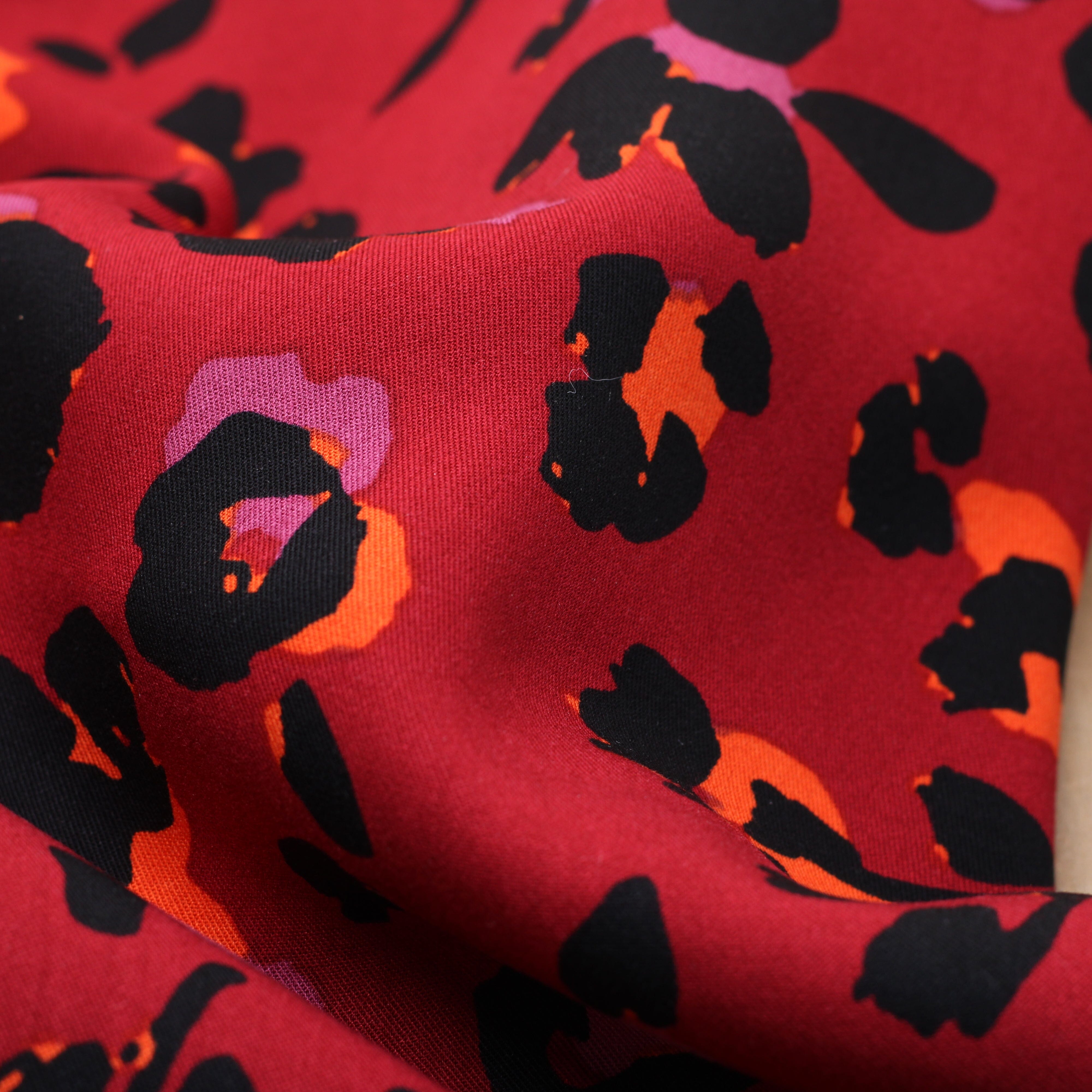 Tissu Twill de viscose - LEOPARD - Rouge (Vendu x10cm) Tissus Sélection Gaspard & Léonie | Gaspard et Léonie Tissus en ligne et Mercerie à Toulouse