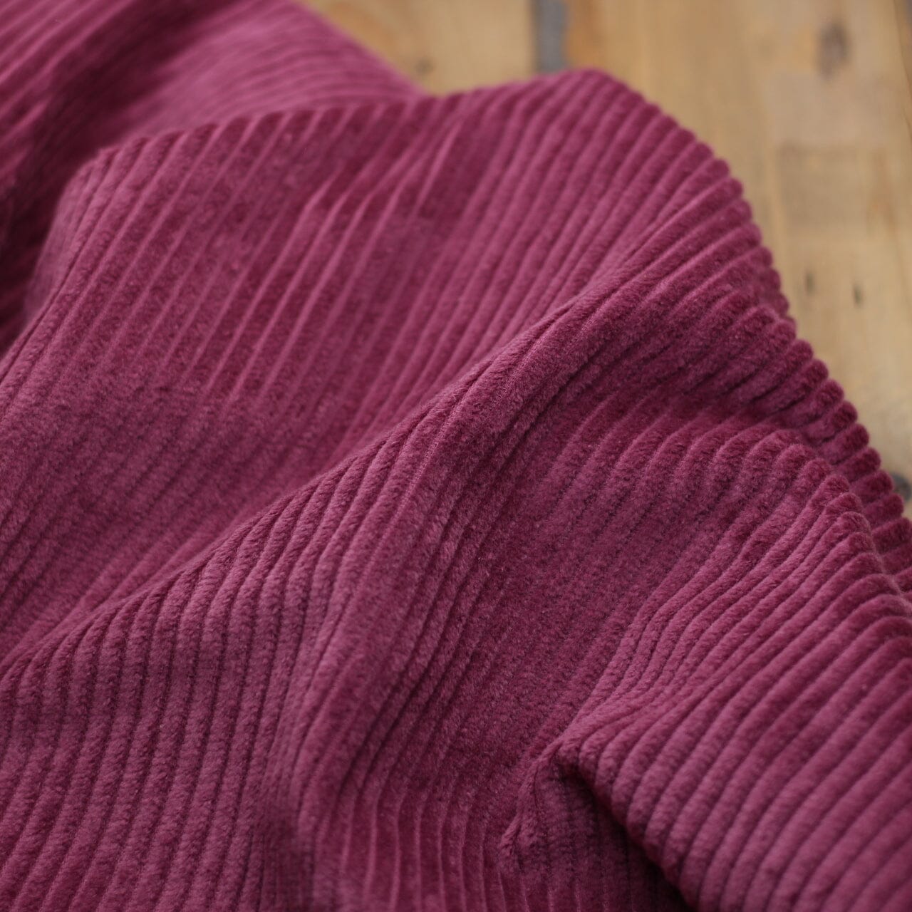 Tissu Velours Grosses côtes - Cassis (vendu x10cm) Tissus Sélection Gaspard & Léonie | Gaspard et Léonie Tissus en ligne et Mercerie à Toulouse